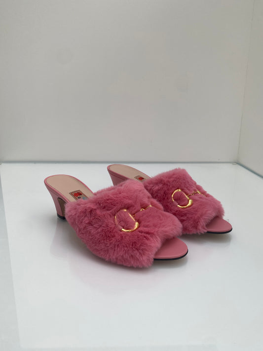Gucci x Dans Lovert Pink Faux Fur Horsebit Heels, 38.5