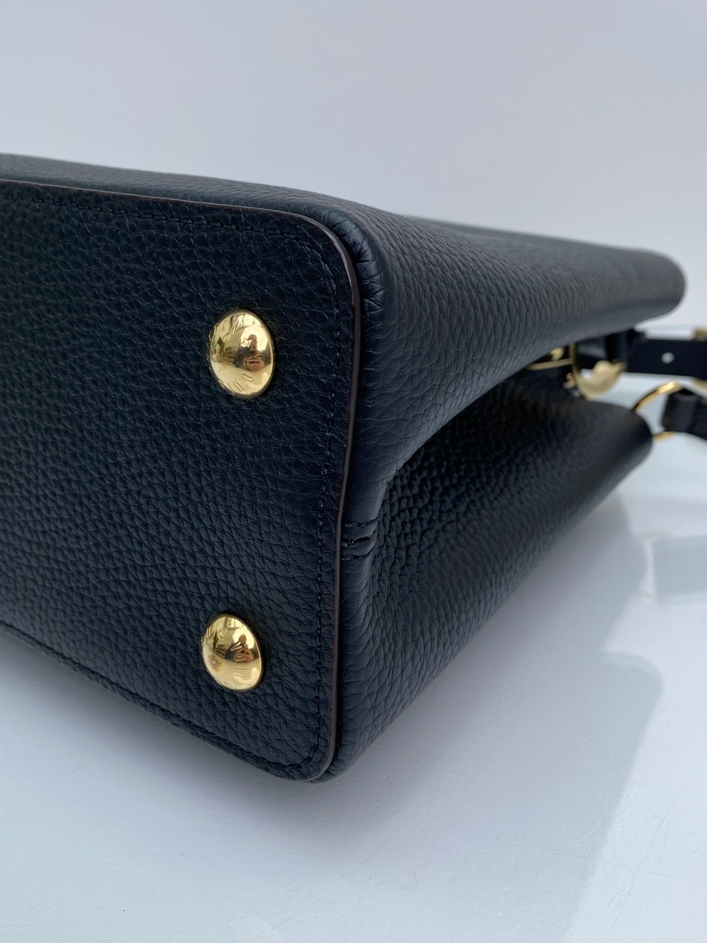 Louis Vuitton Capucines MM Black GHW
