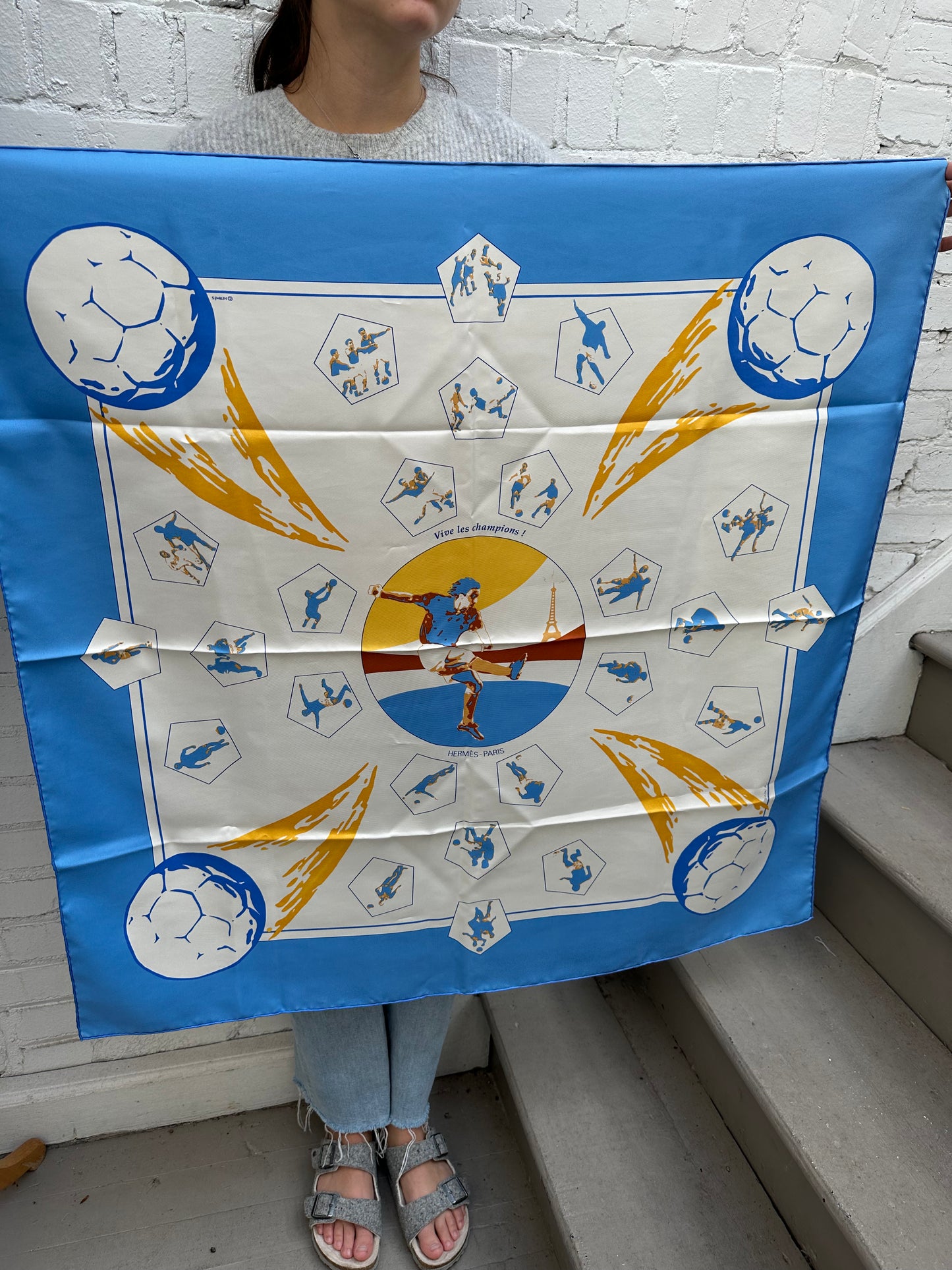 Hermes Carres 90 “Vive Les Champions” Scarf