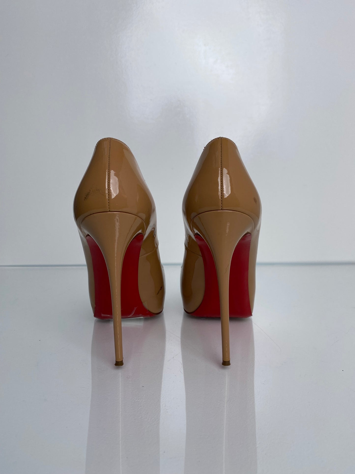 Christian Louboutin Nude Patent Kitten Heels, 38