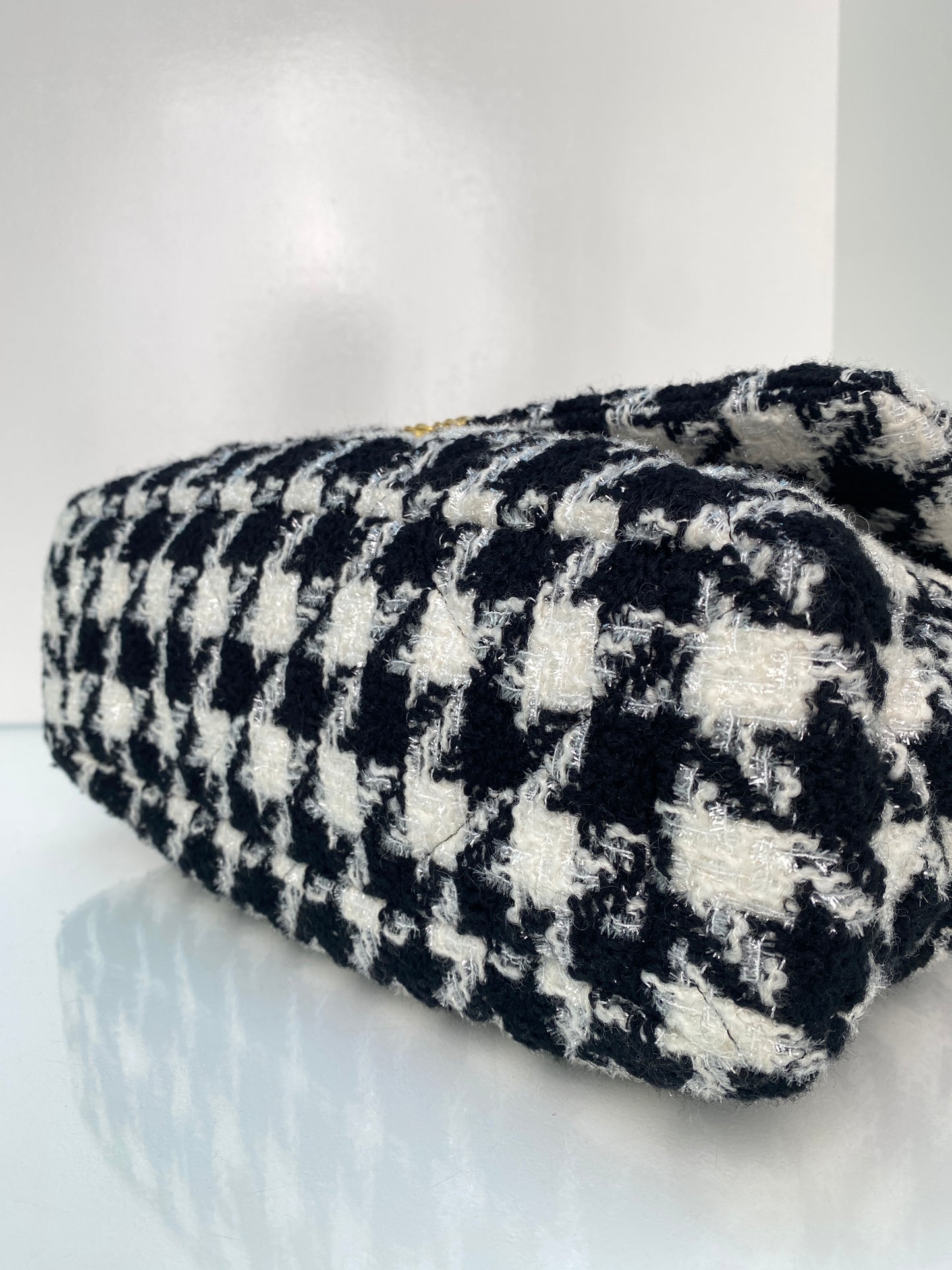 Chanel 19 Black & White Tweed Houndstooth Bag TTHW