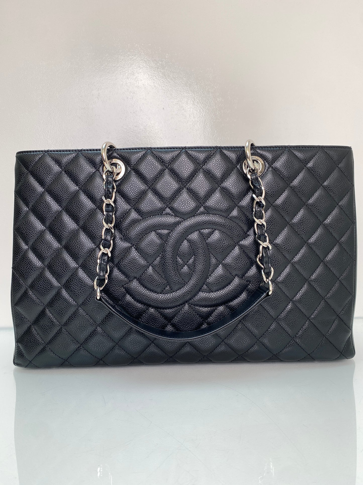 Chanel Black Caviar XL GST SHW #18