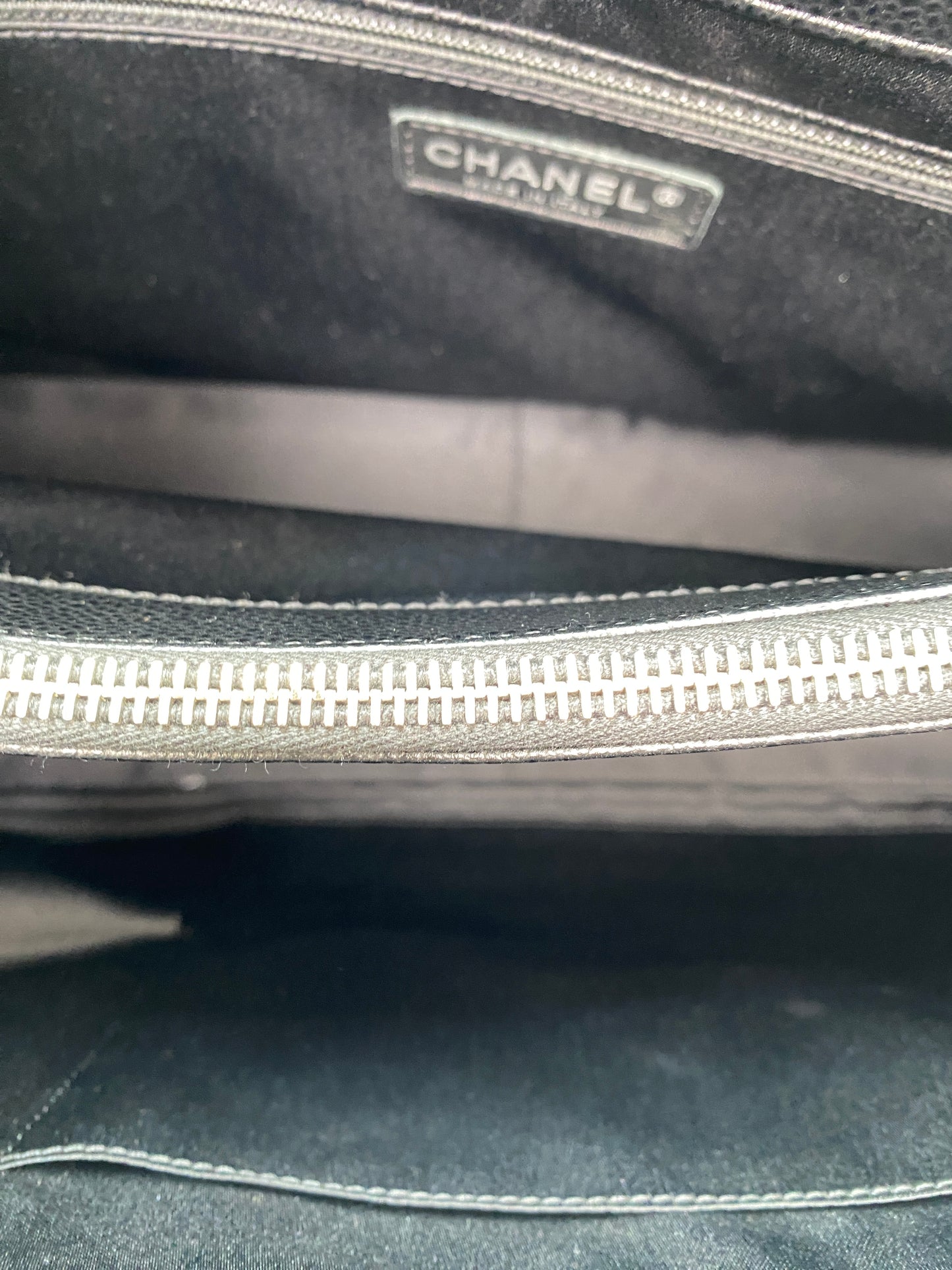 Chanel Black Caviar XL GST SHW #18