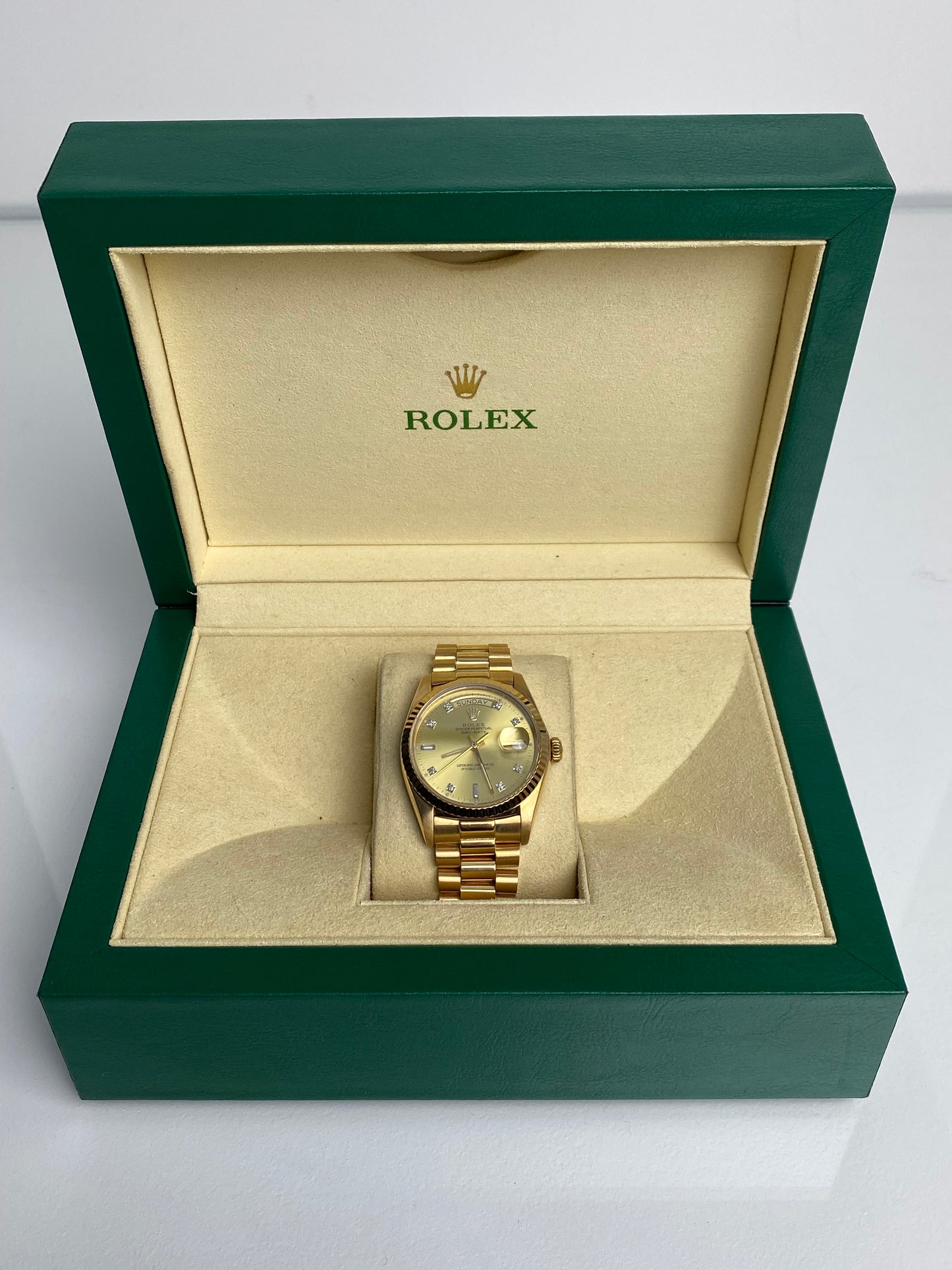 Rolex 36mm Oyster Perpetual Presidential Day Date Fluted Bezel 11 Diamonds