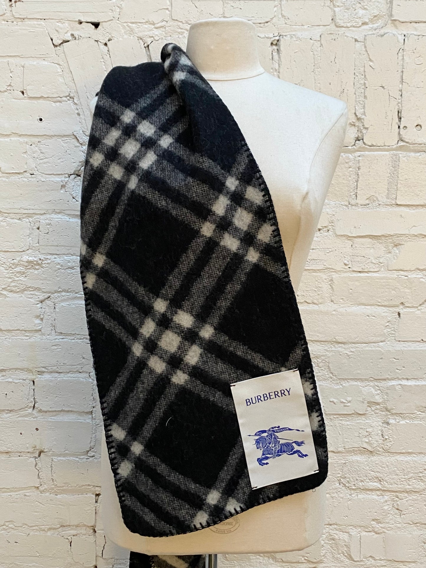 Burberry Black Narrow Check Wool Scarf