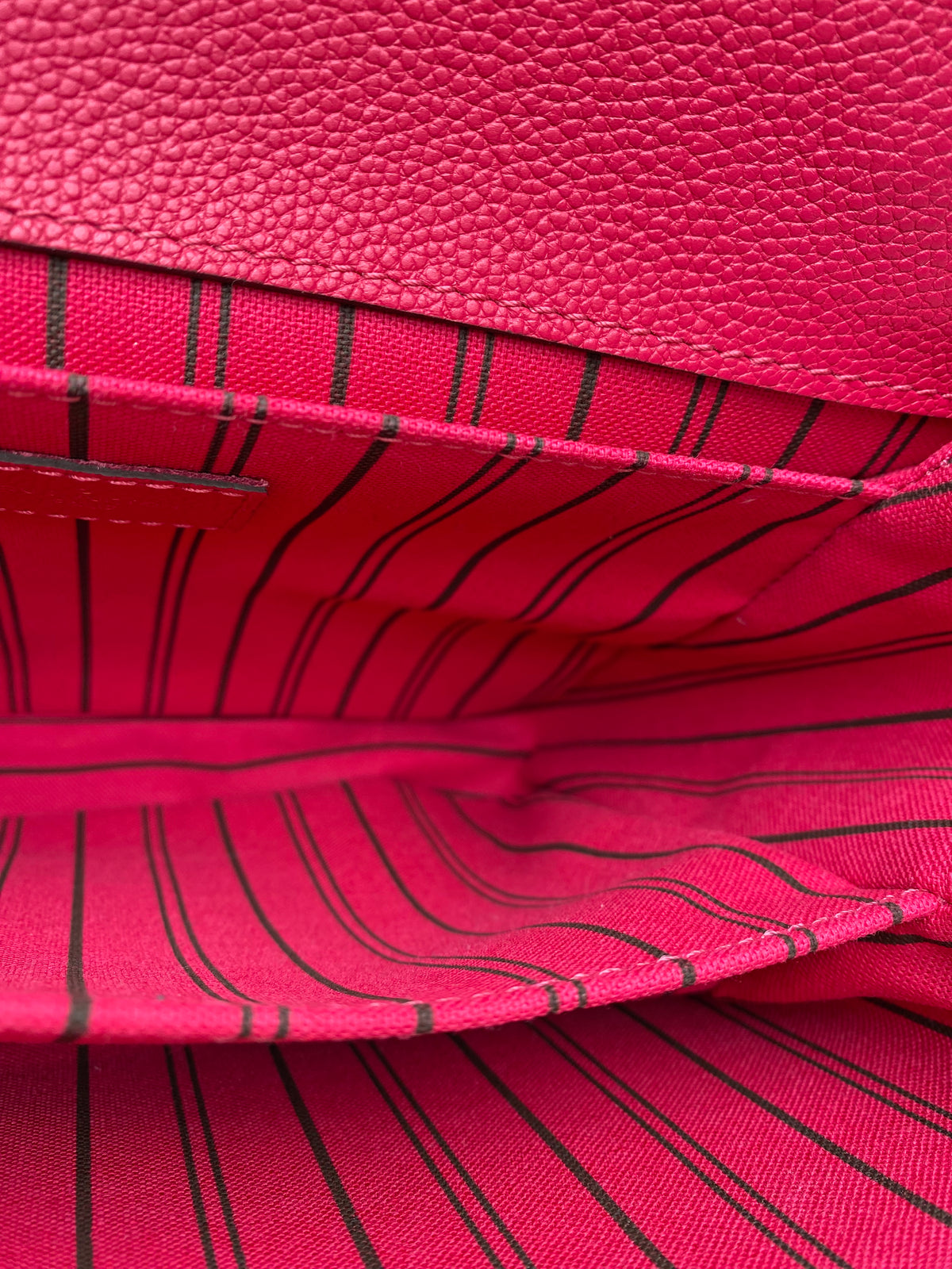 Louis Vuitton Pochette Motis Raspberry Empriente Bag GHW