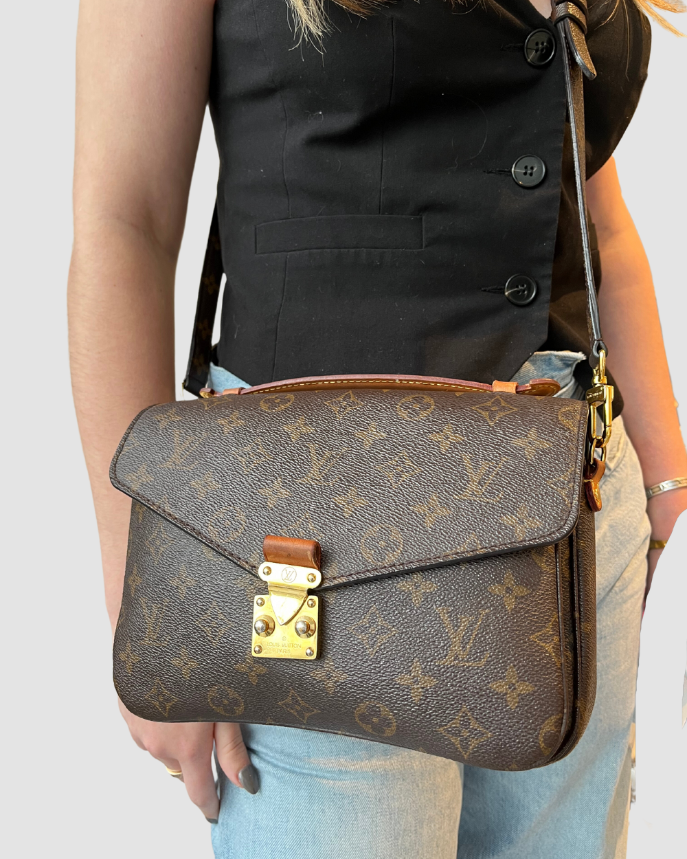 Louis Vuitton Monogram Pochette Metis