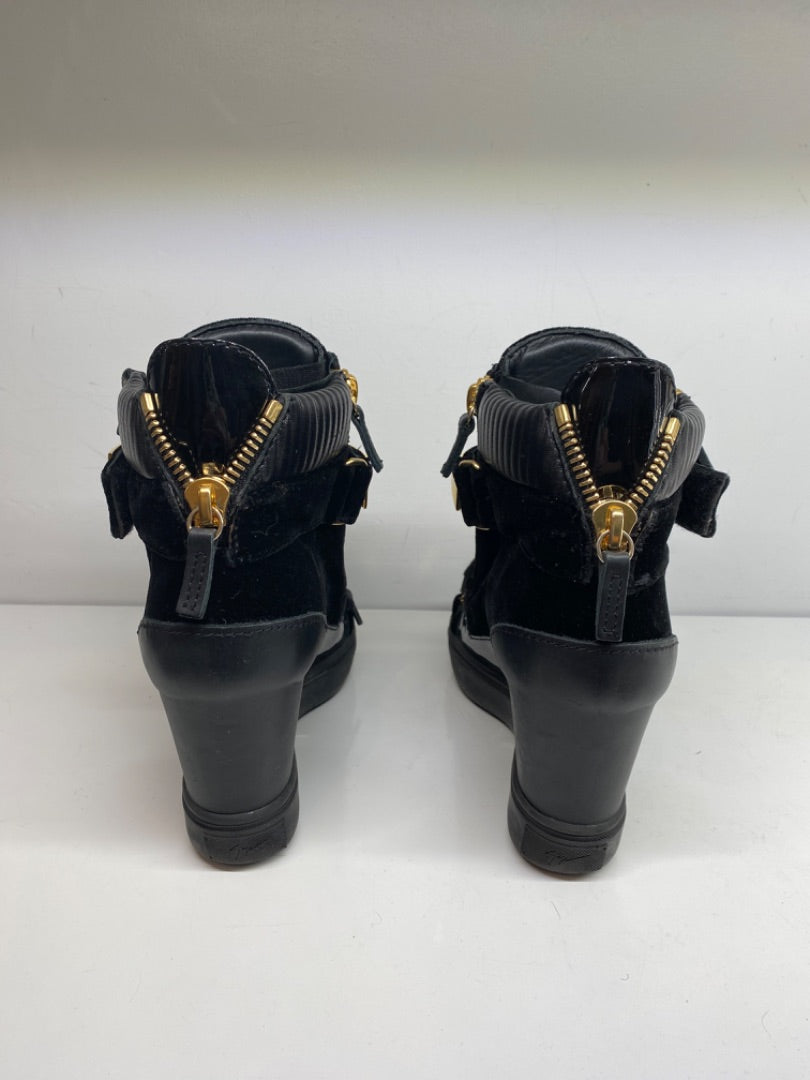 Guiseppe Zanotti Velvet & Gold Shoes, 37