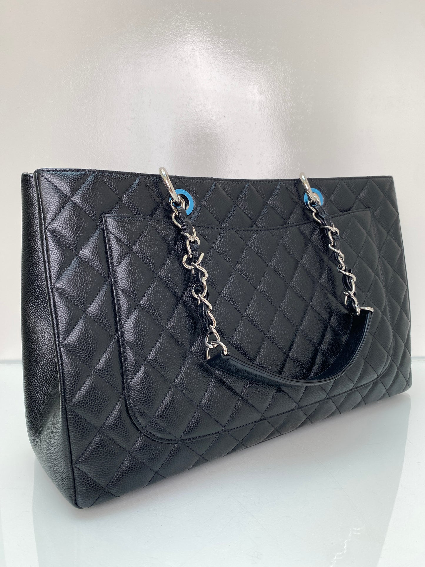 Chanel Black Caviar XL GST SHW #18
