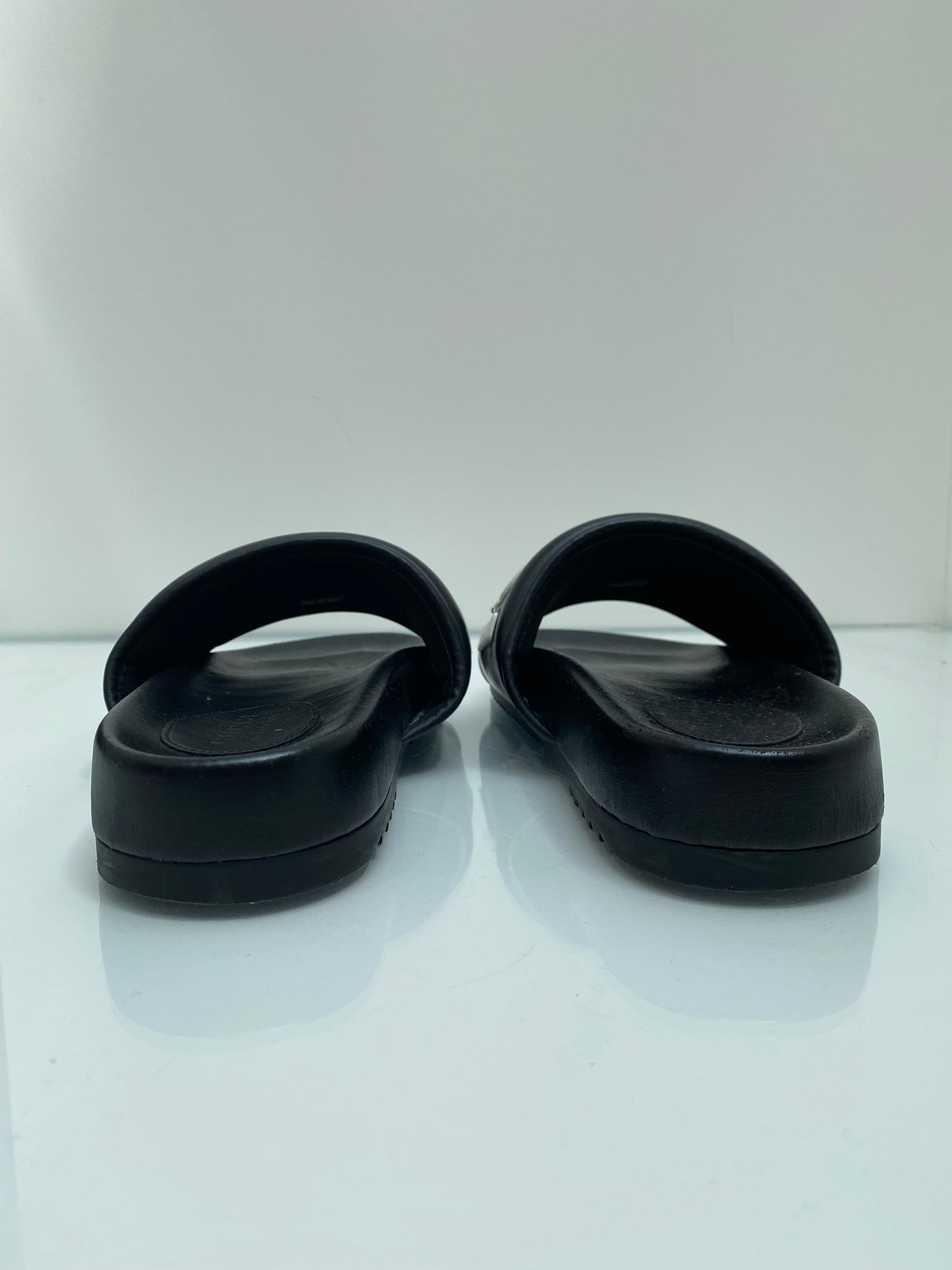 Gucci Men’s Black Leather ‘Gucci’ Slides, 11
