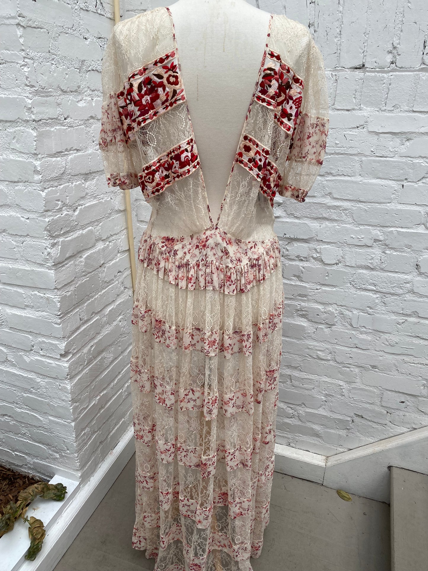 Etro Cream & Lace Red Floral Dress, 42