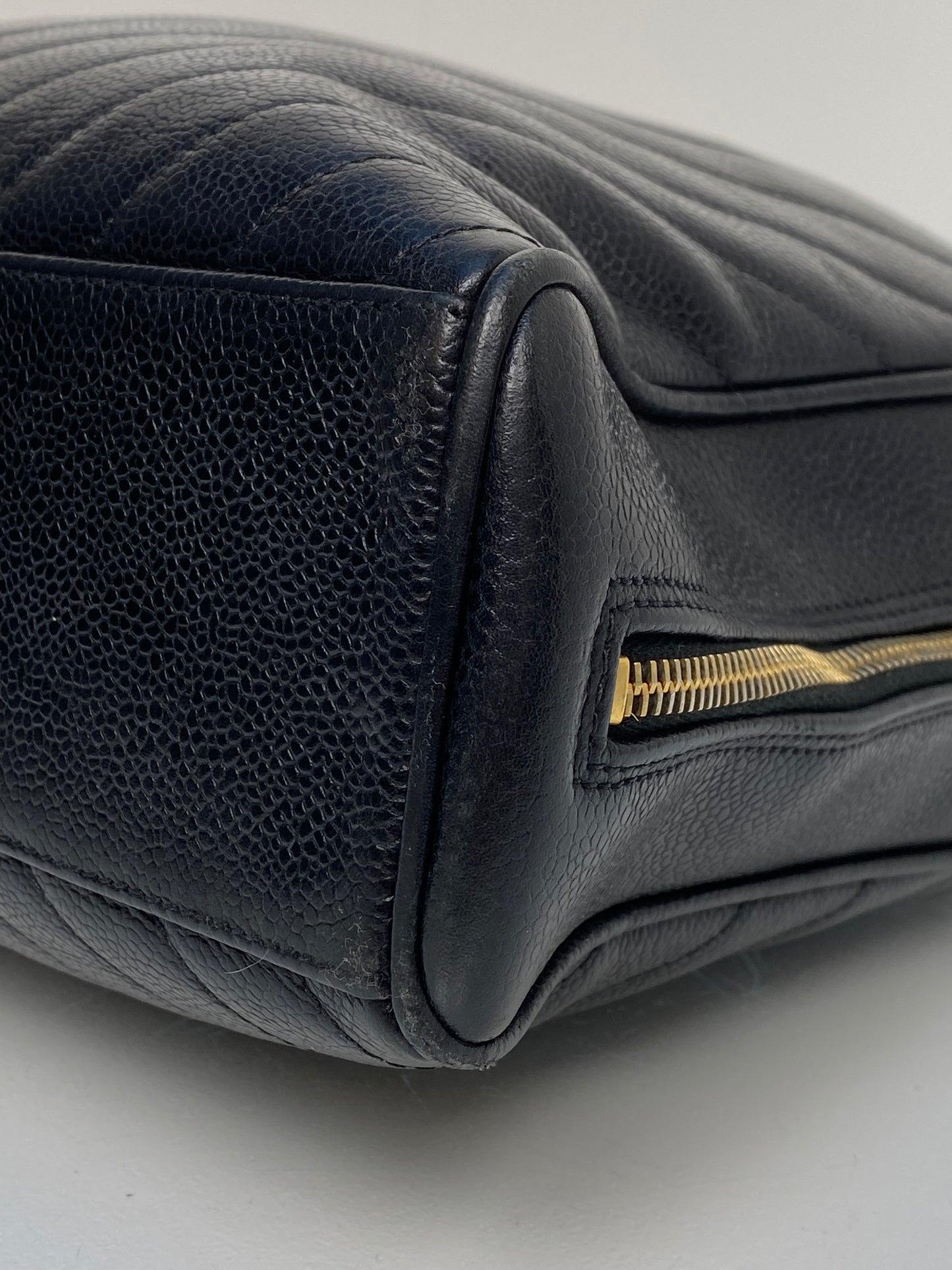 Chanel Vintage V-Stitch Hand Bag