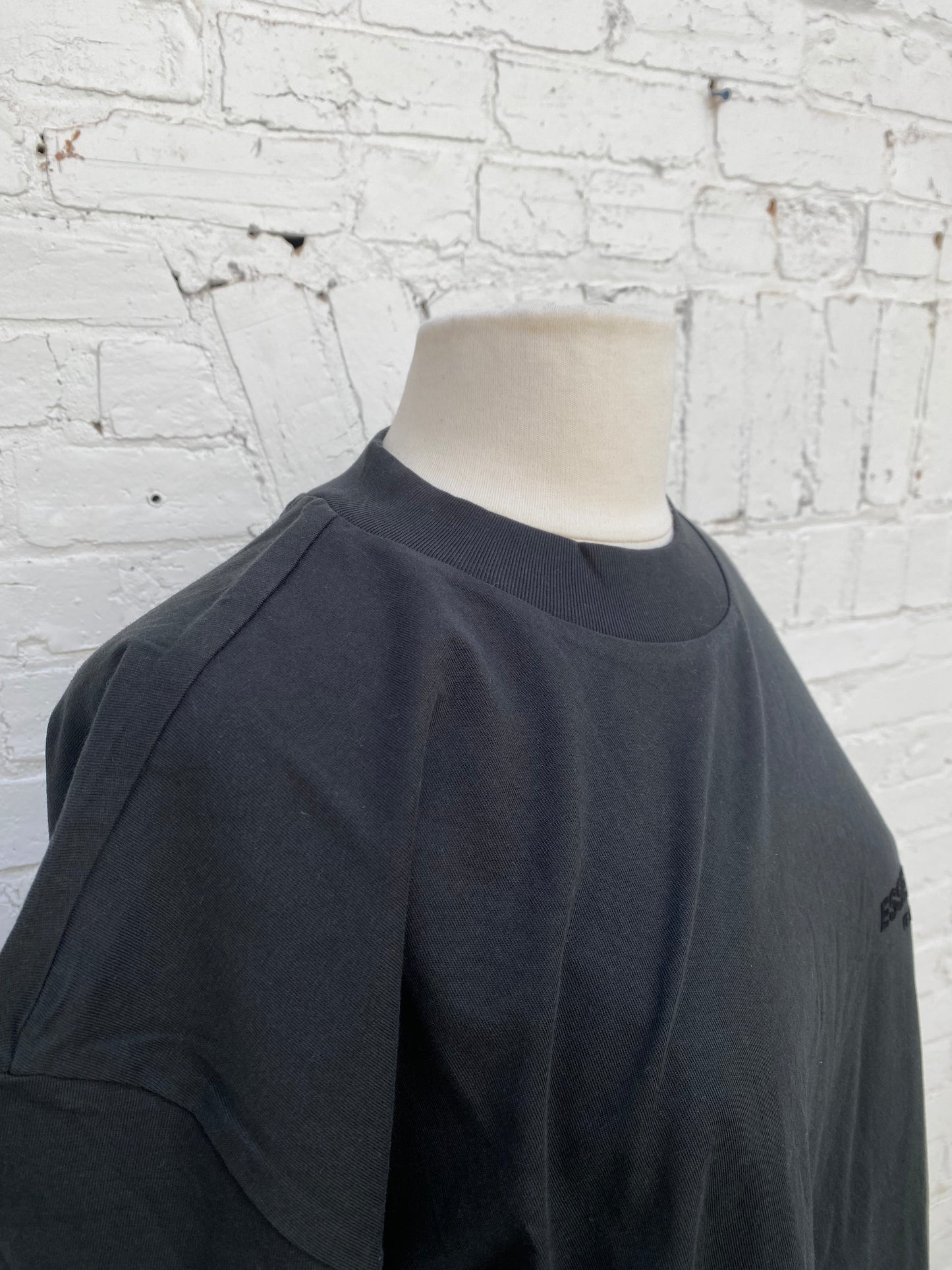 Essentials Fear of God Black T-Shirt, M