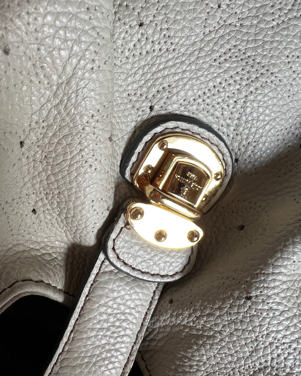 Louis Vuitton Cream Mahina Hobo Tote
