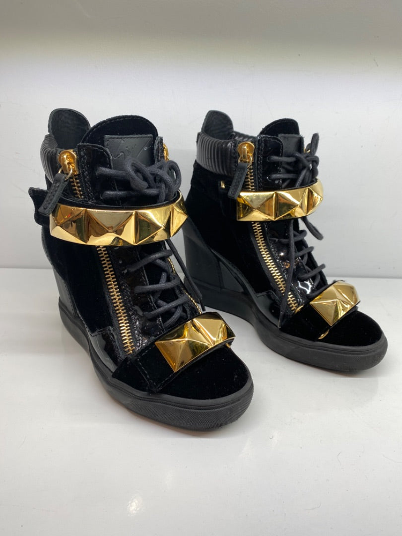 Guiseppe Zanotti Velvet & Gold Shoes, 37