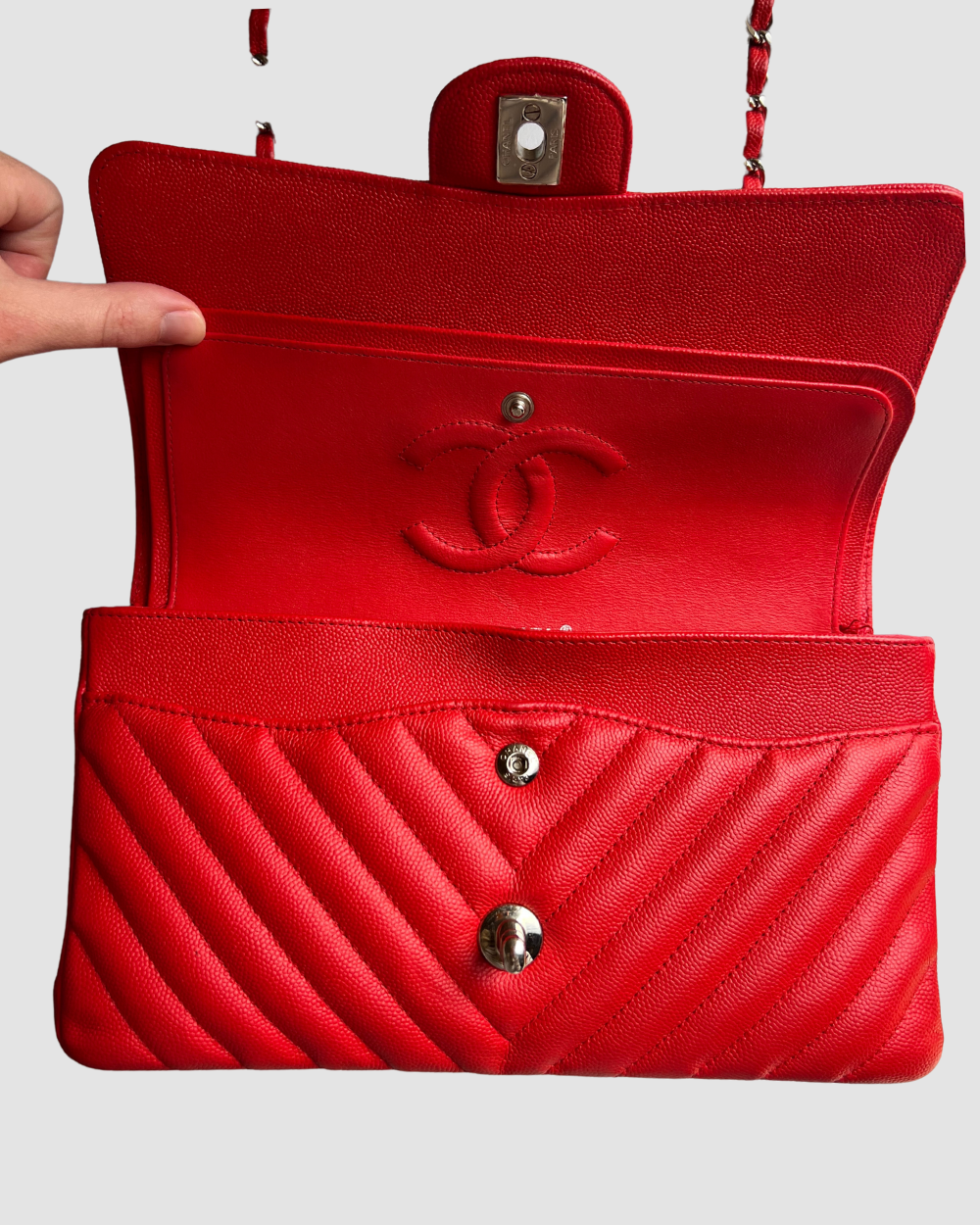 Chanel Red Medium Classic Caviar SHW, d
