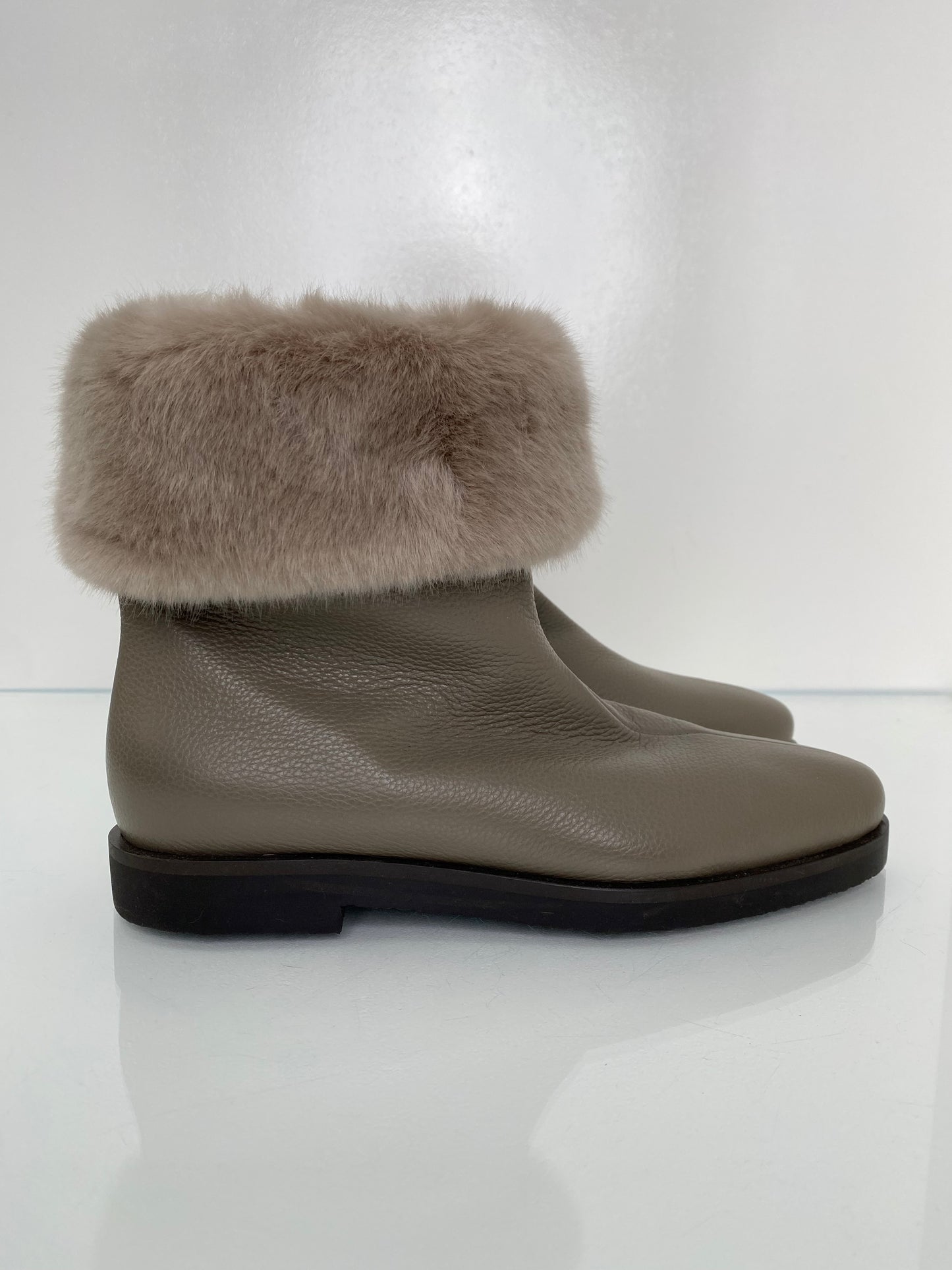 Toteme Brown Faux Fur Trim Boots, 39