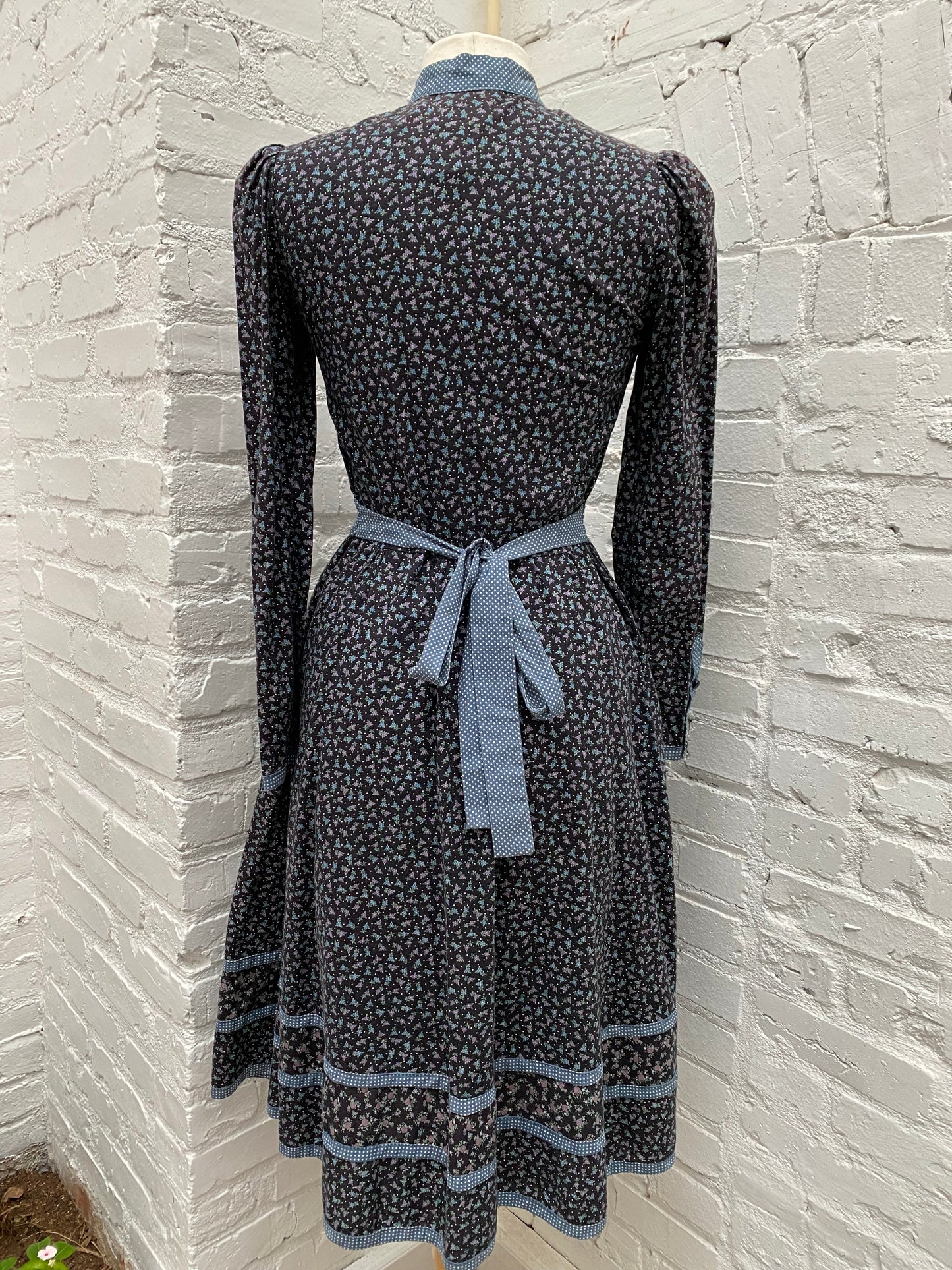 Gunney Sac Vintage Floral Dress