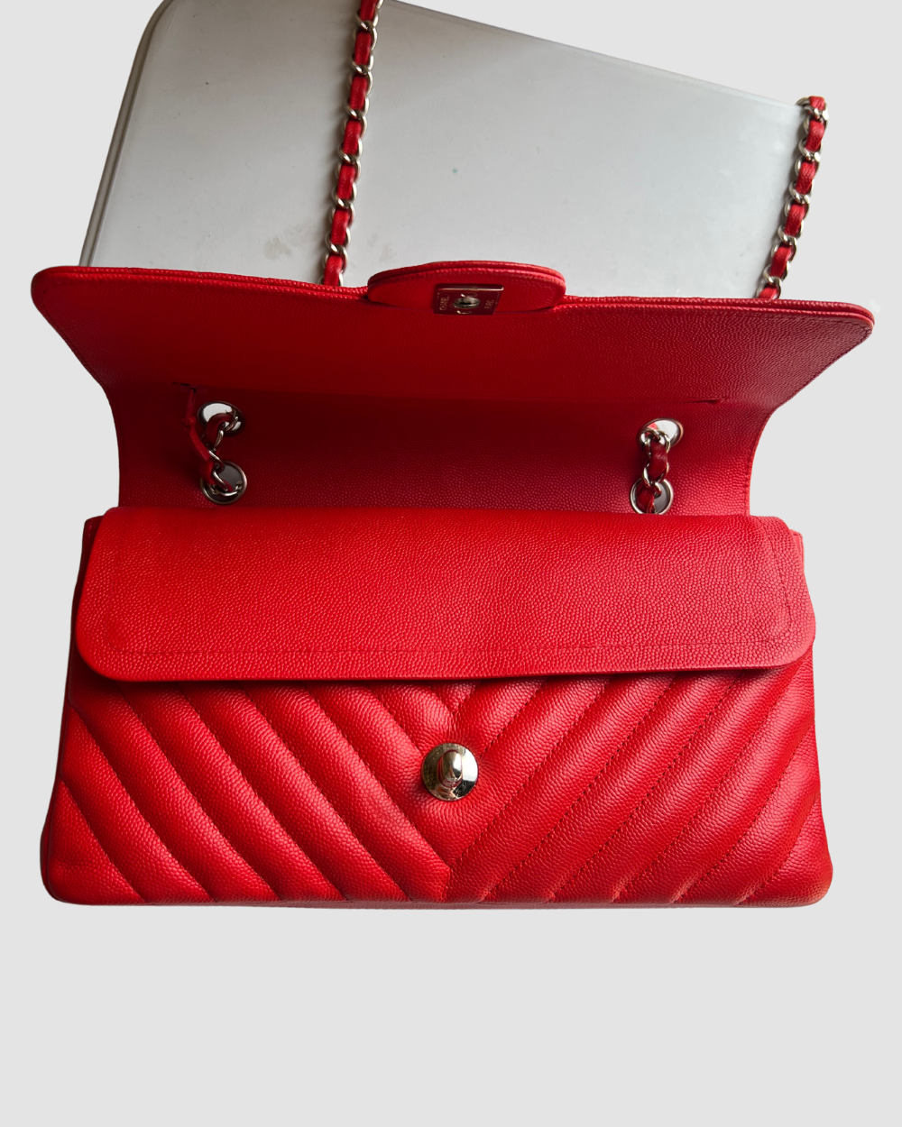 Chanel Red Medium Classic Caviar SHW, d