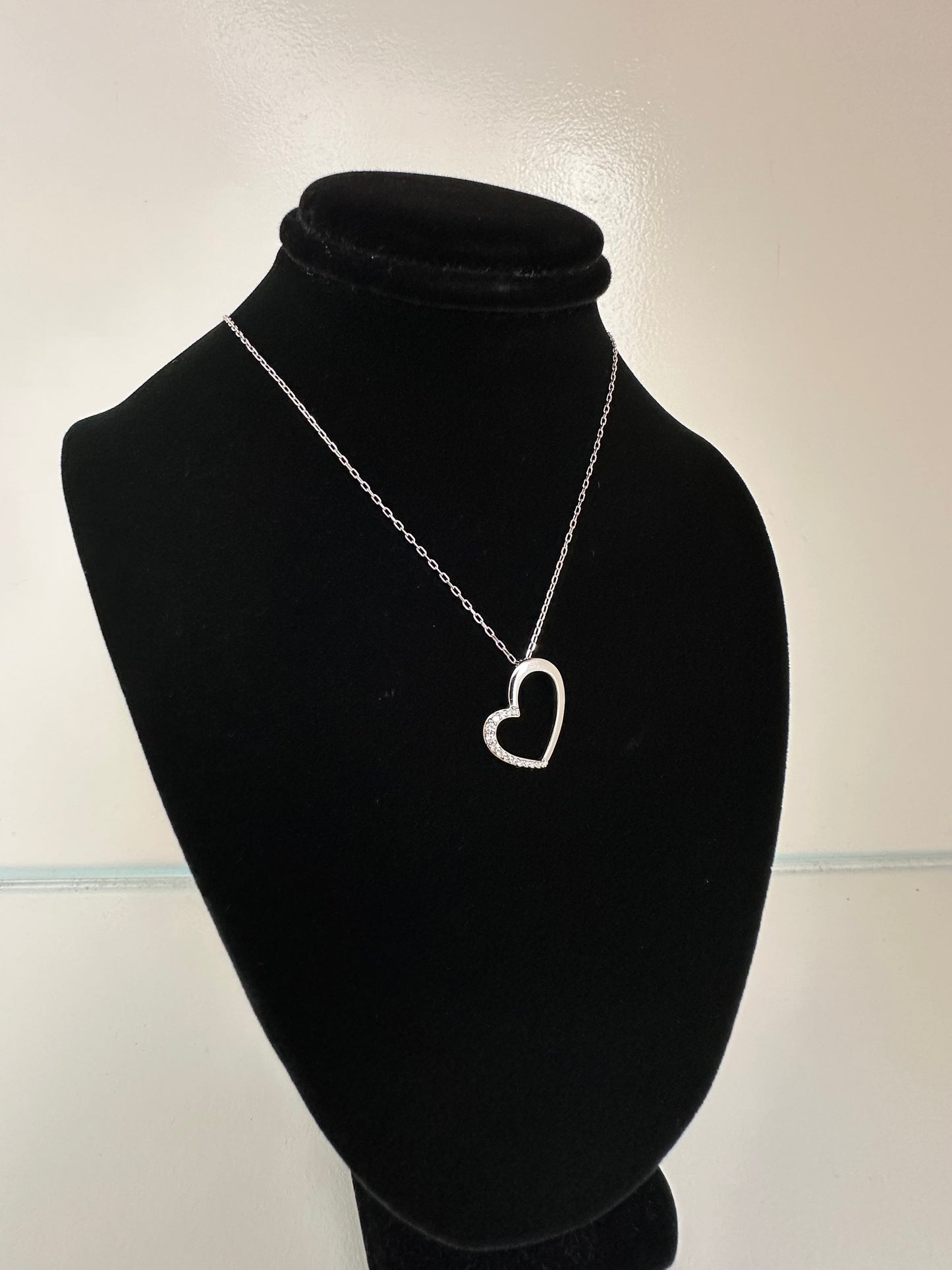 18KW Heart Pave Diamond Necklace
