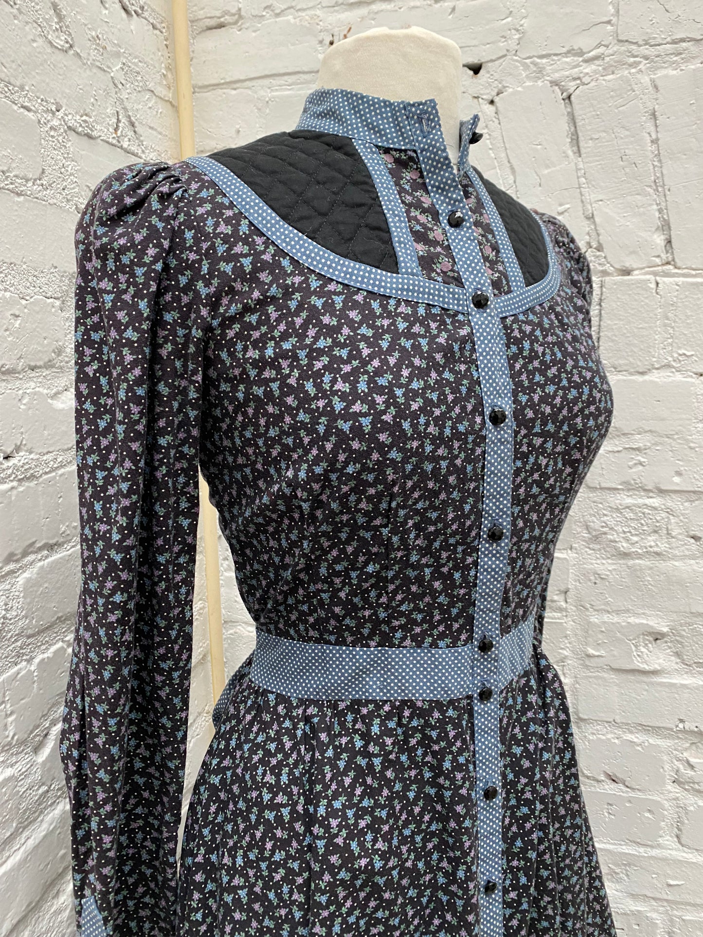 Gunney Sac Vintage Floral Dress