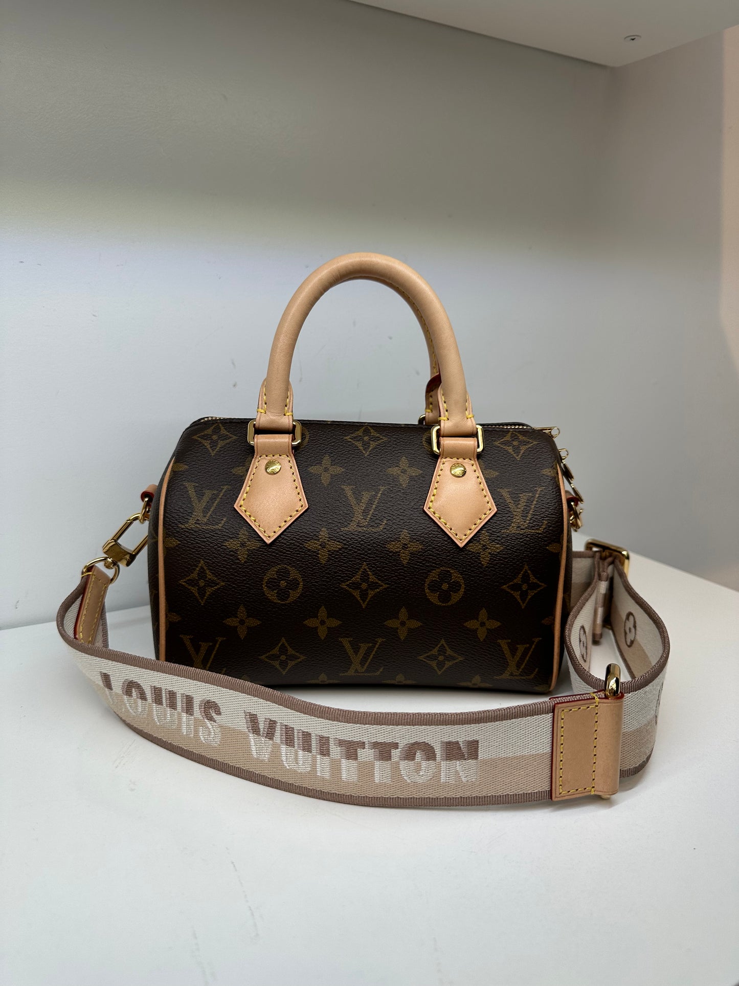 Louis Vuitton Speedy Bandouliere 20