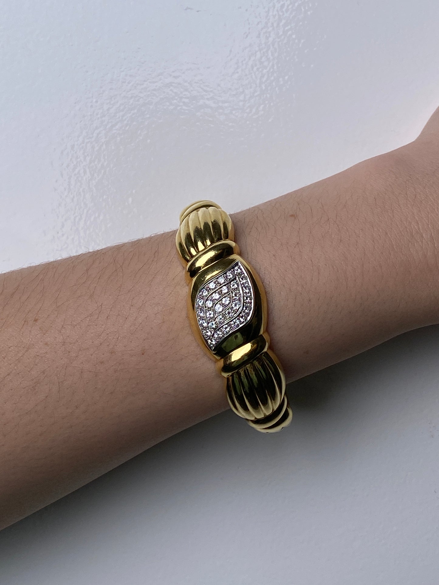 18KY 0.75 ctw Dia Bangle