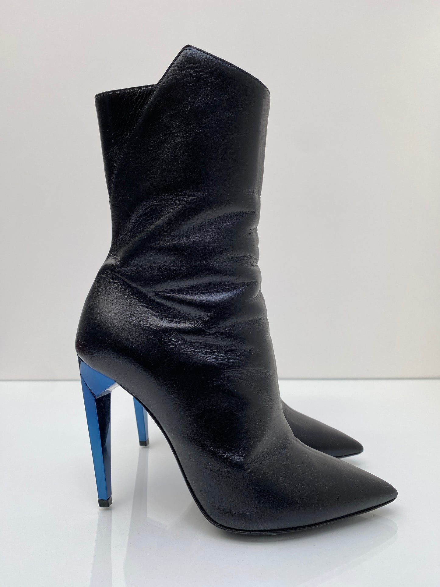 Saint Laurent Black Leather Boots, 35