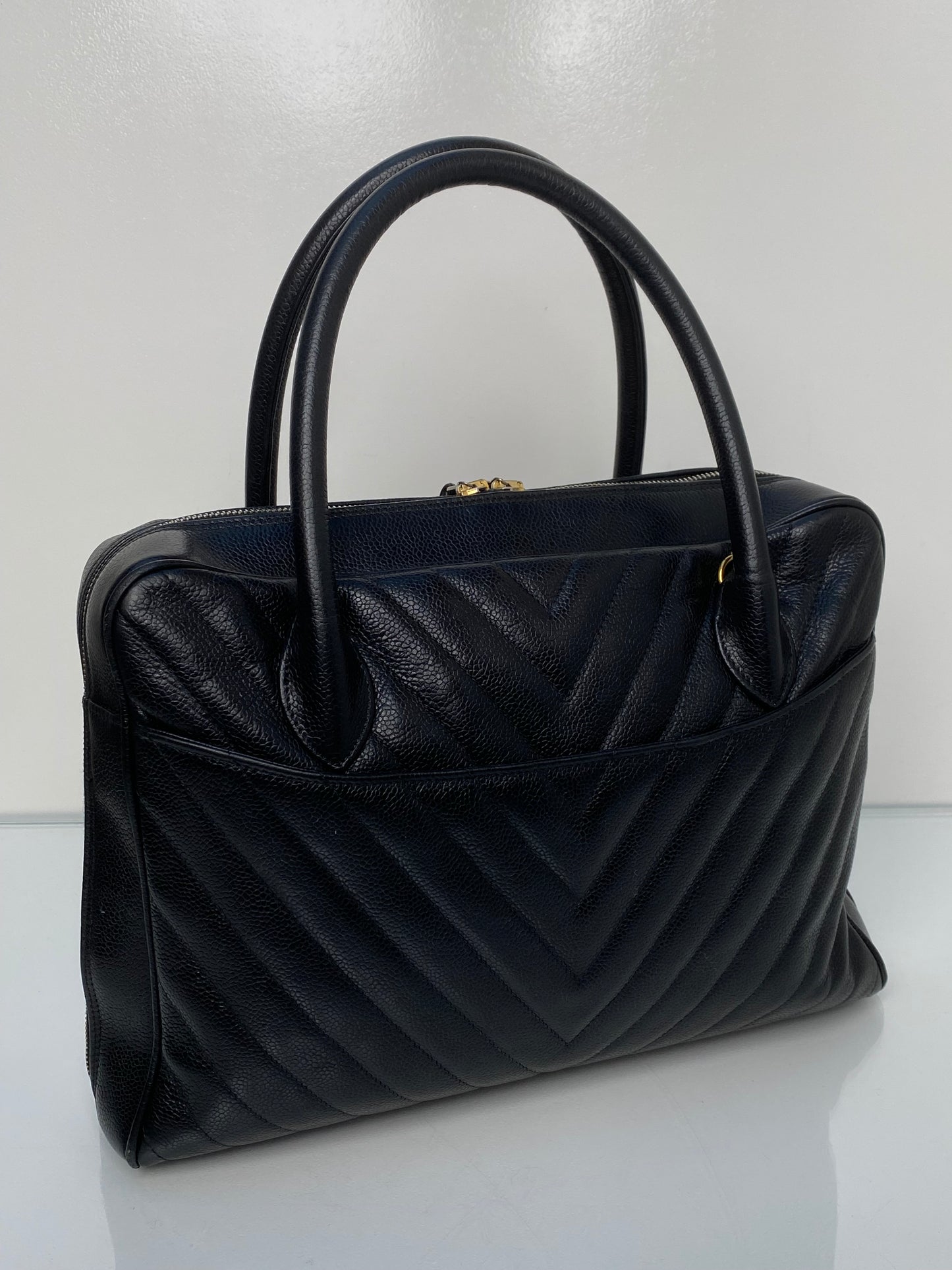 Chanel Vintage V-Stitch Hand Bag