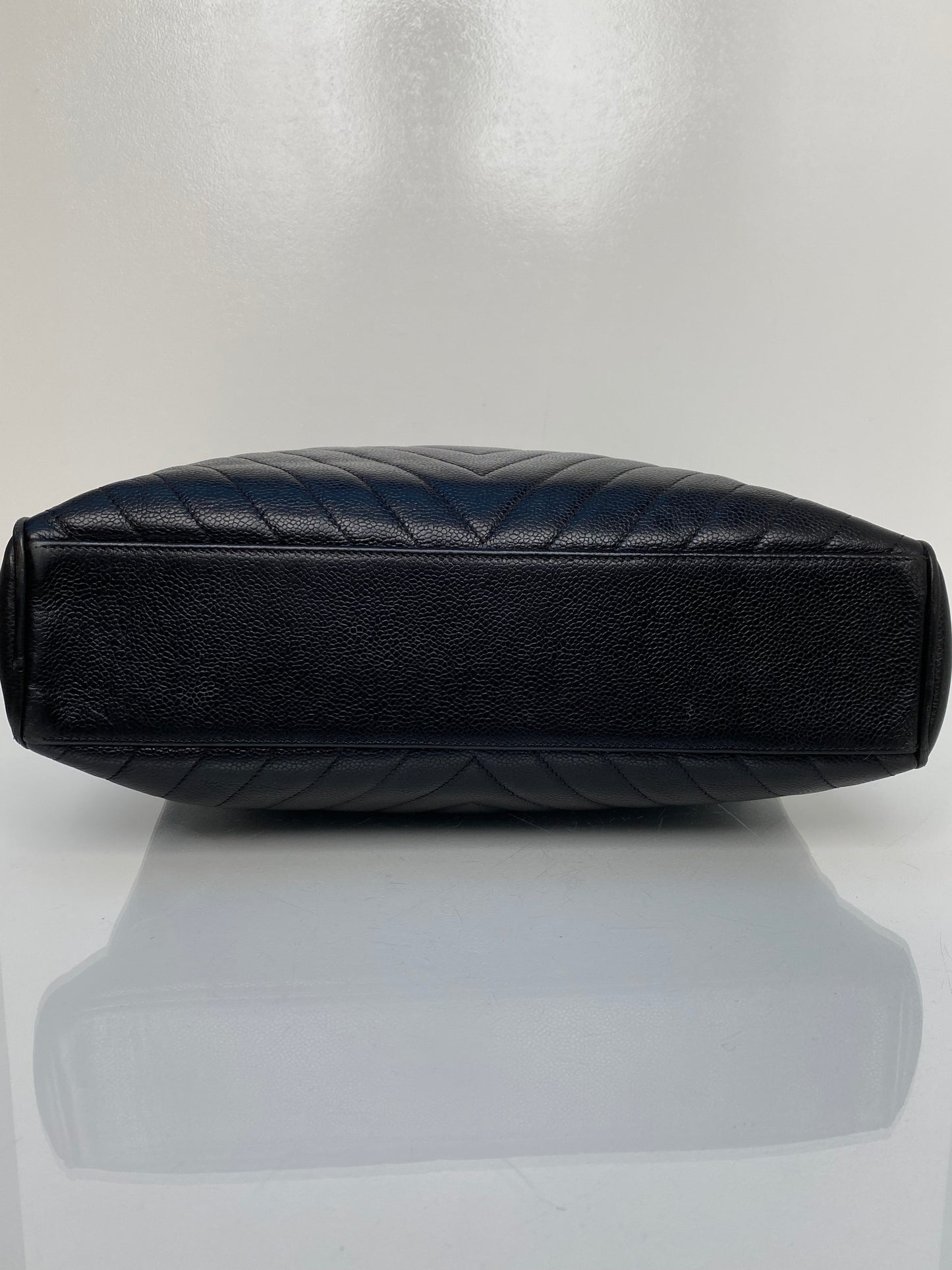 Chanel Vintage V-Stitch Hand Bag