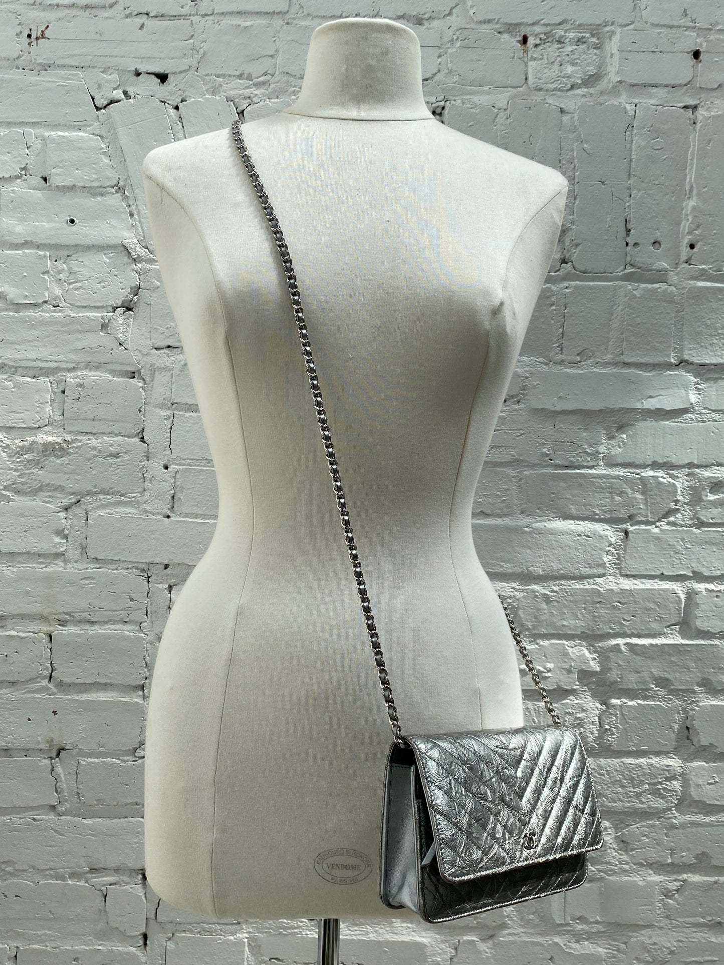 Chanel Silver Crumpled Calfskin Chevron Wallet On Chain Bag SHW #25