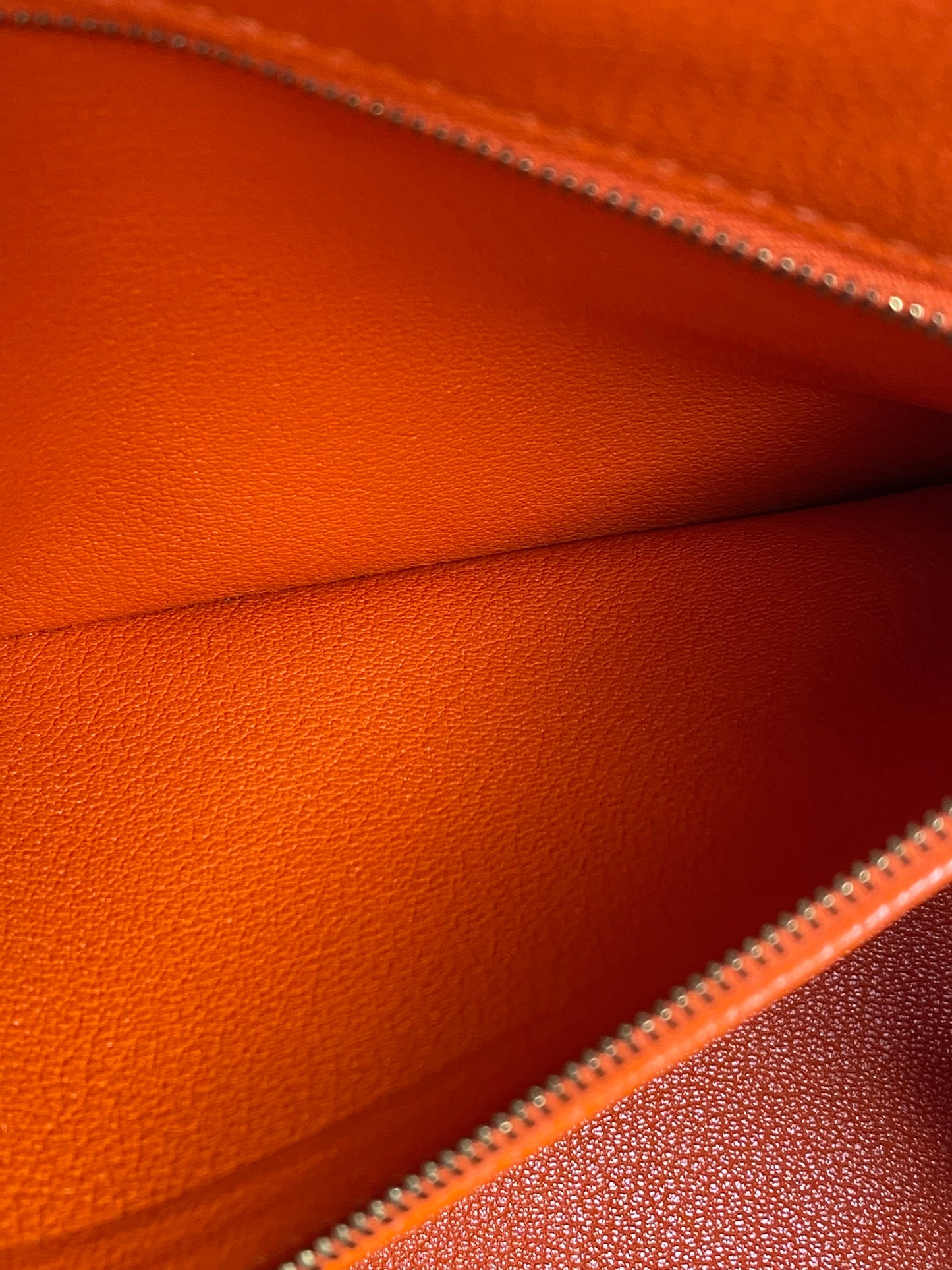 Hermes Kelly 28 Orange Togo GHW #T