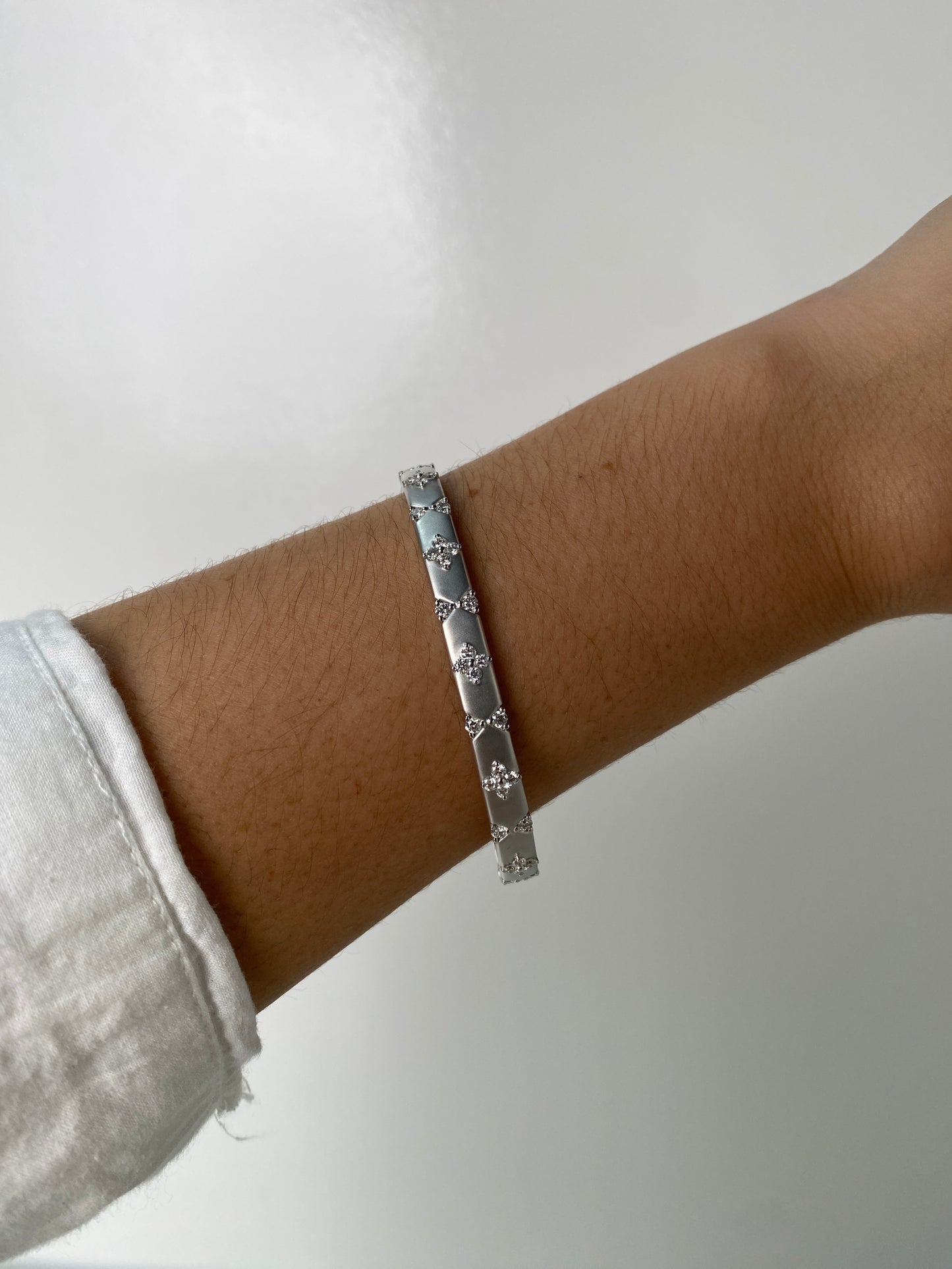 14KW Diamond (0.93 CTW) & Matte White Gold Bracelet