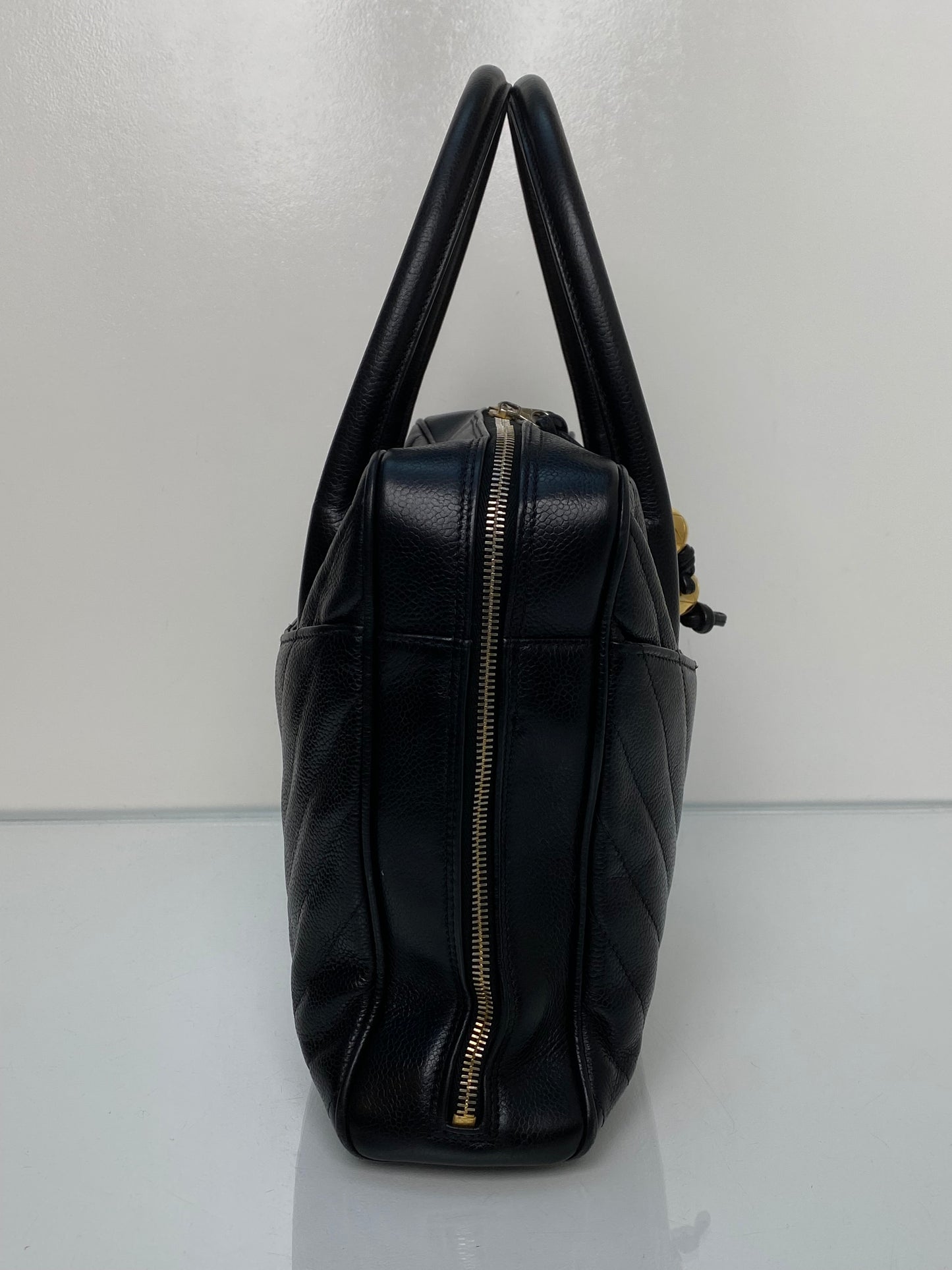 Chanel Vintage V-Stitch Hand Bag