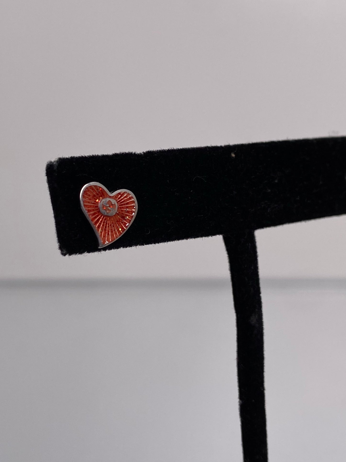 Gucci Red Heart Singular Stud Earring