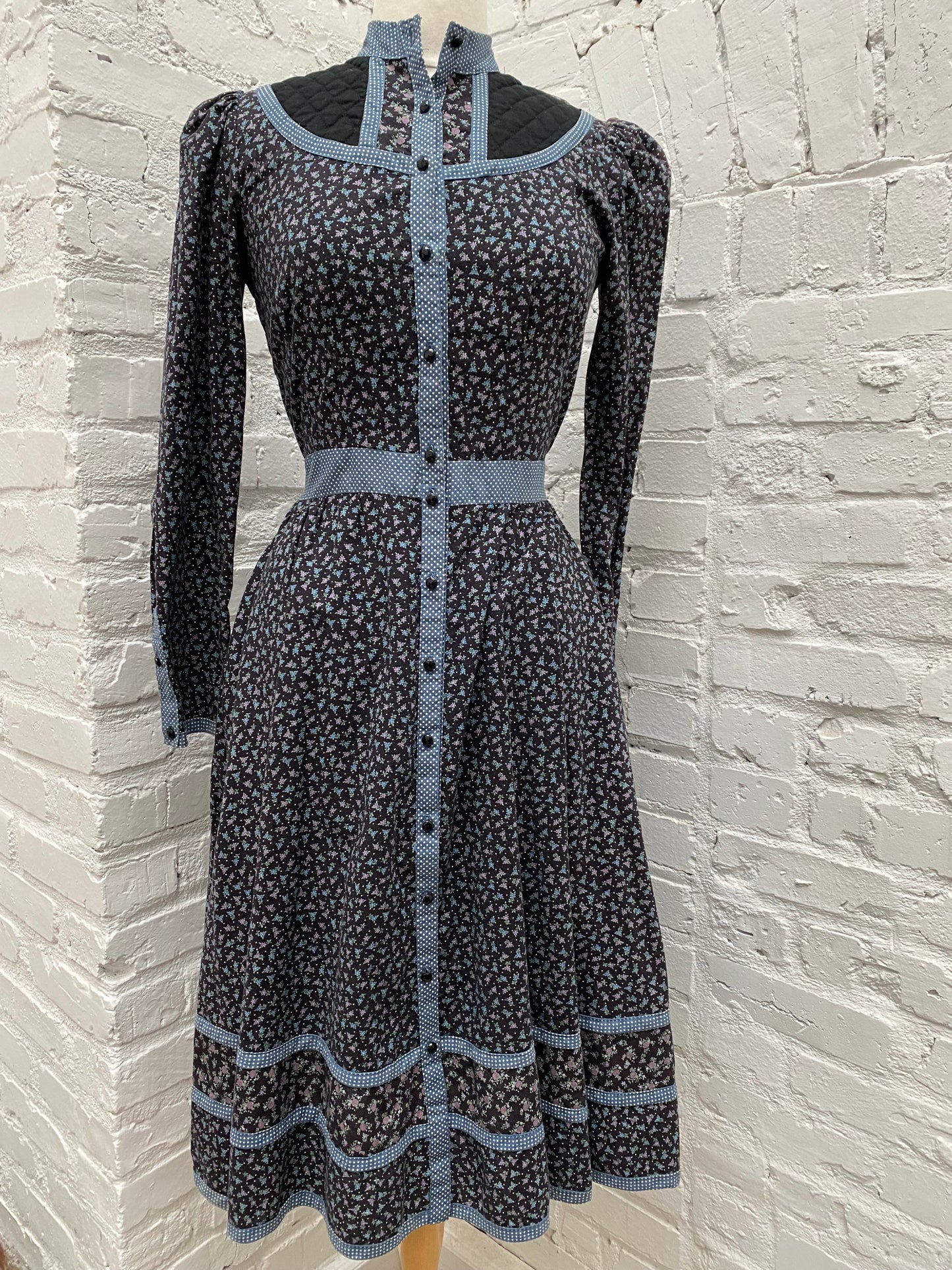 Gunney Sac Vintage Floral Dress