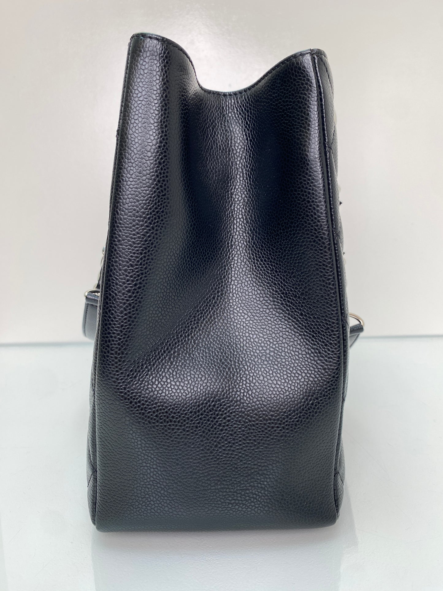 Chanel Black Caviar XL GST SHW #18