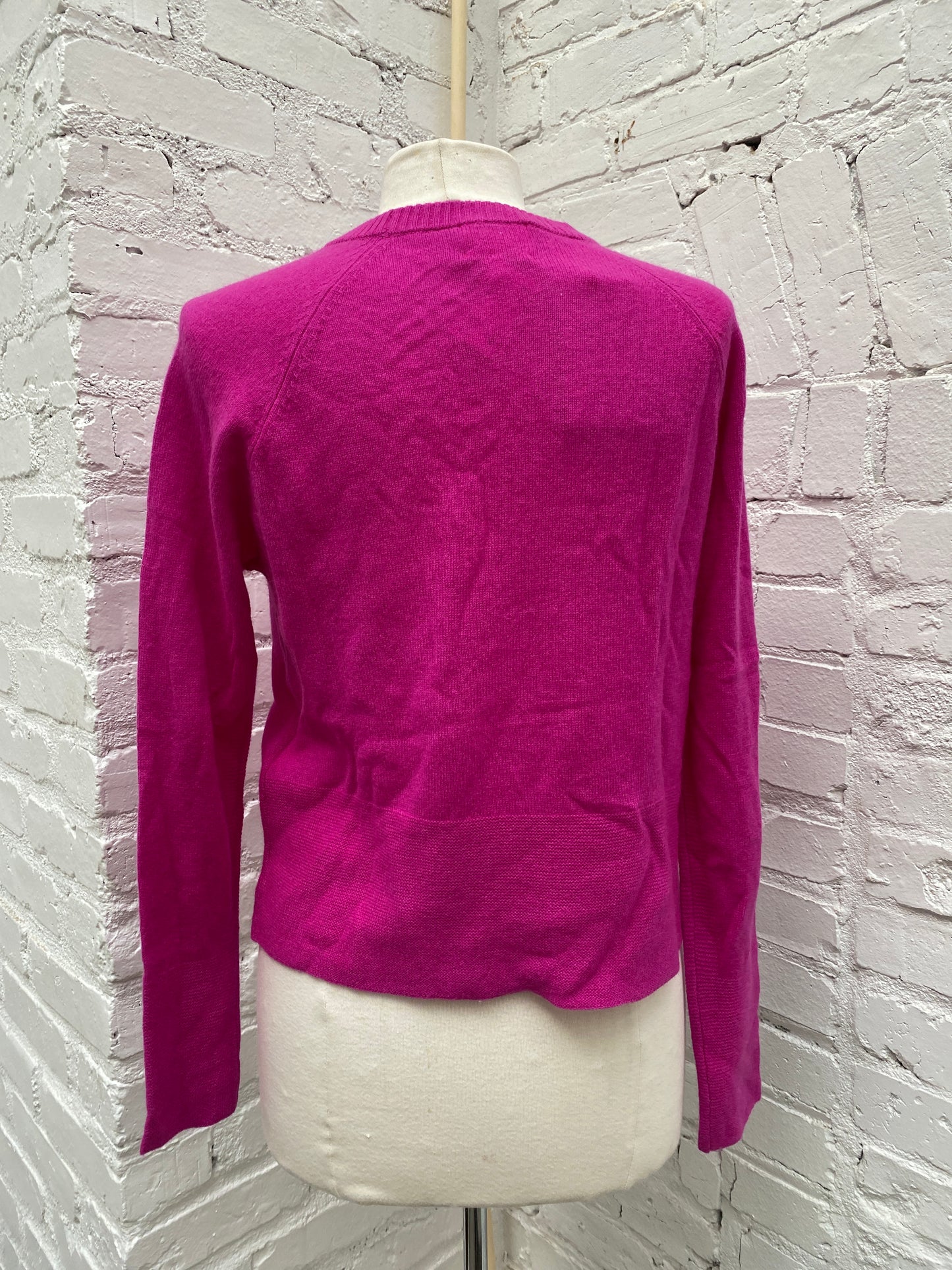 Brodie Cashmere Magenta Crewneck Sweater M