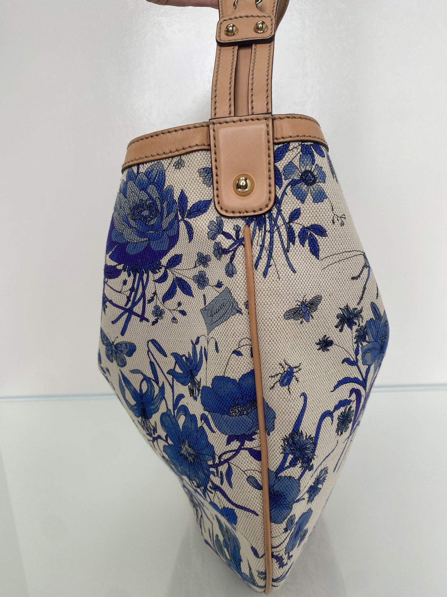 Gucci Canvas Flora Wave Shoulder Bag