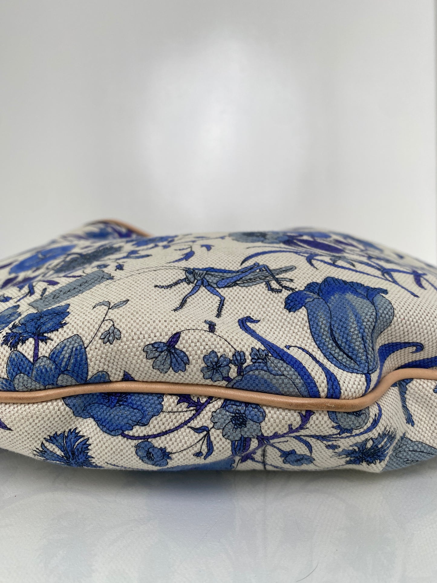 Gucci Canvas Flora Wave Shoulder Bag