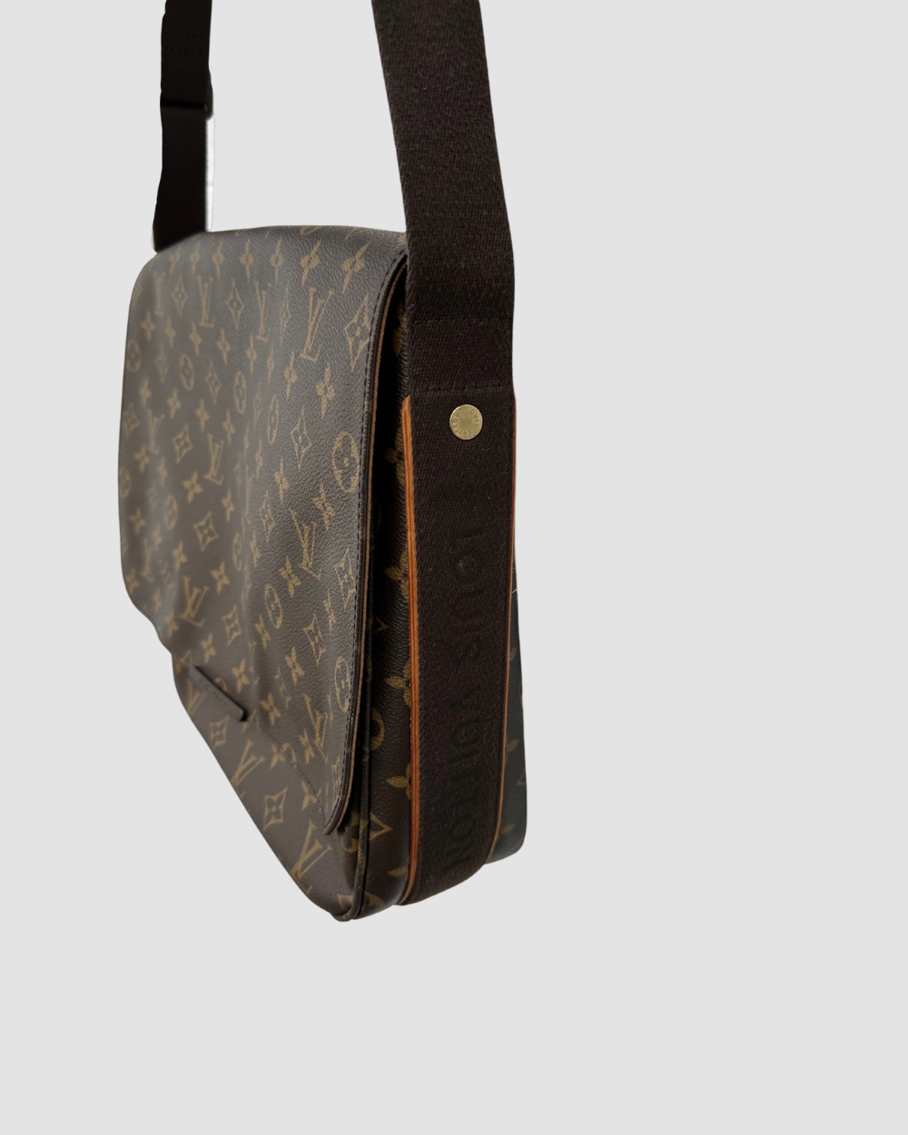 Louis Vuitton Messenger Beaubourg MM