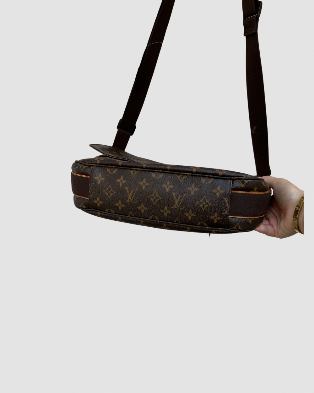 Louis Vuitton Messenger Beaubourg MM