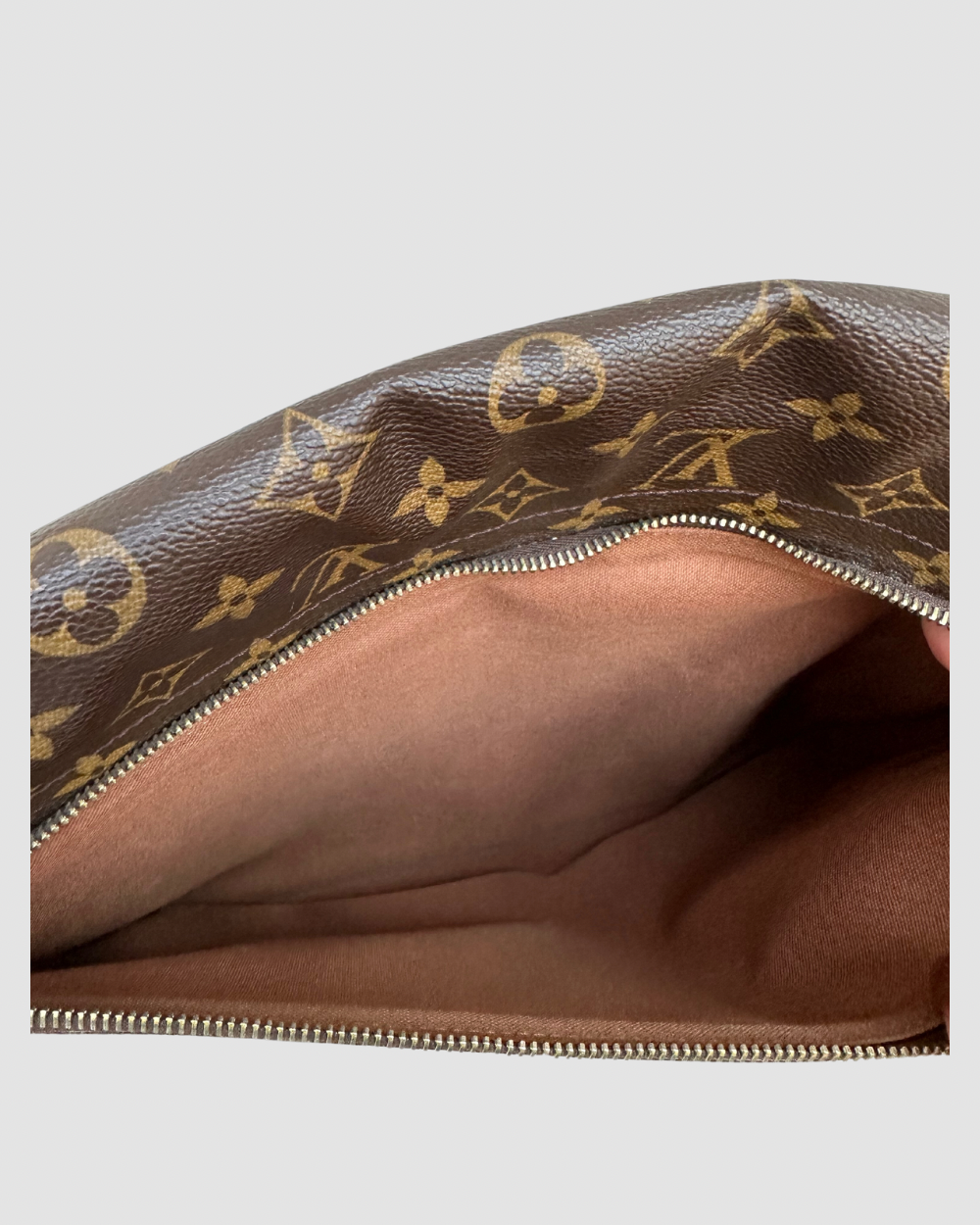 Louis Vuitton Messenger Beaubourg MM