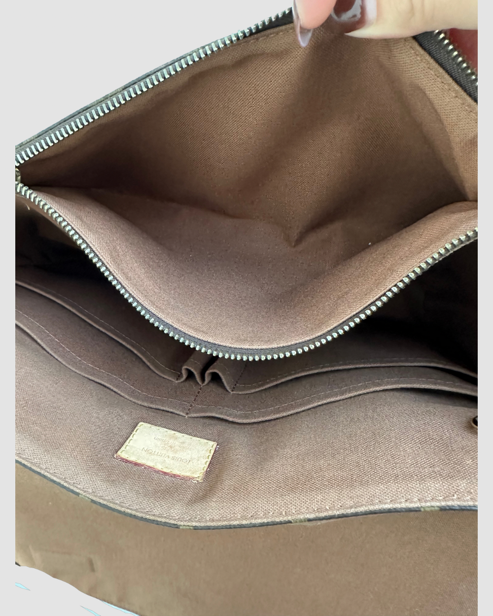 Louis Vuitton Messenger Beaubourg MM
