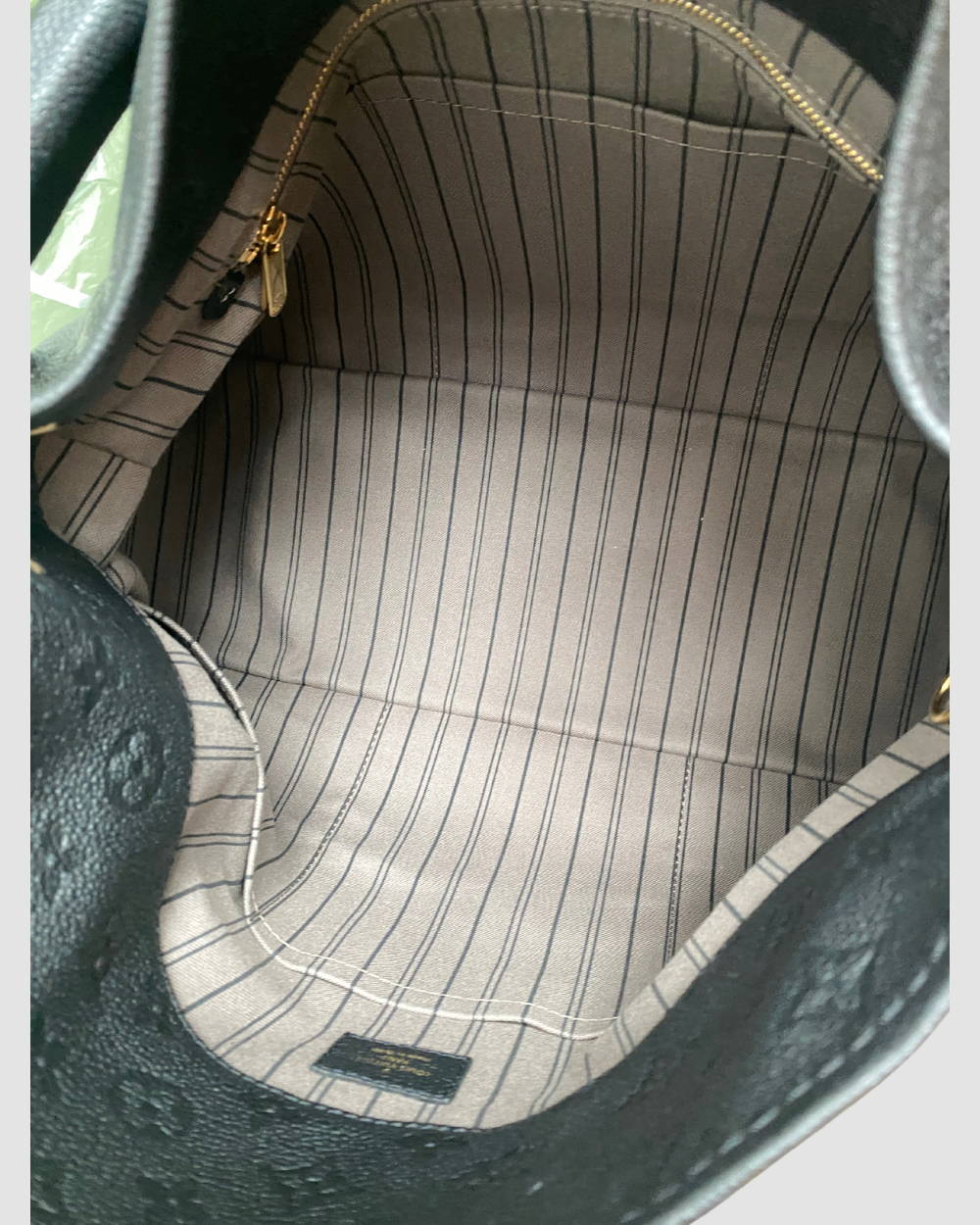 Louis Vuitton Artsy black empreinte leather
