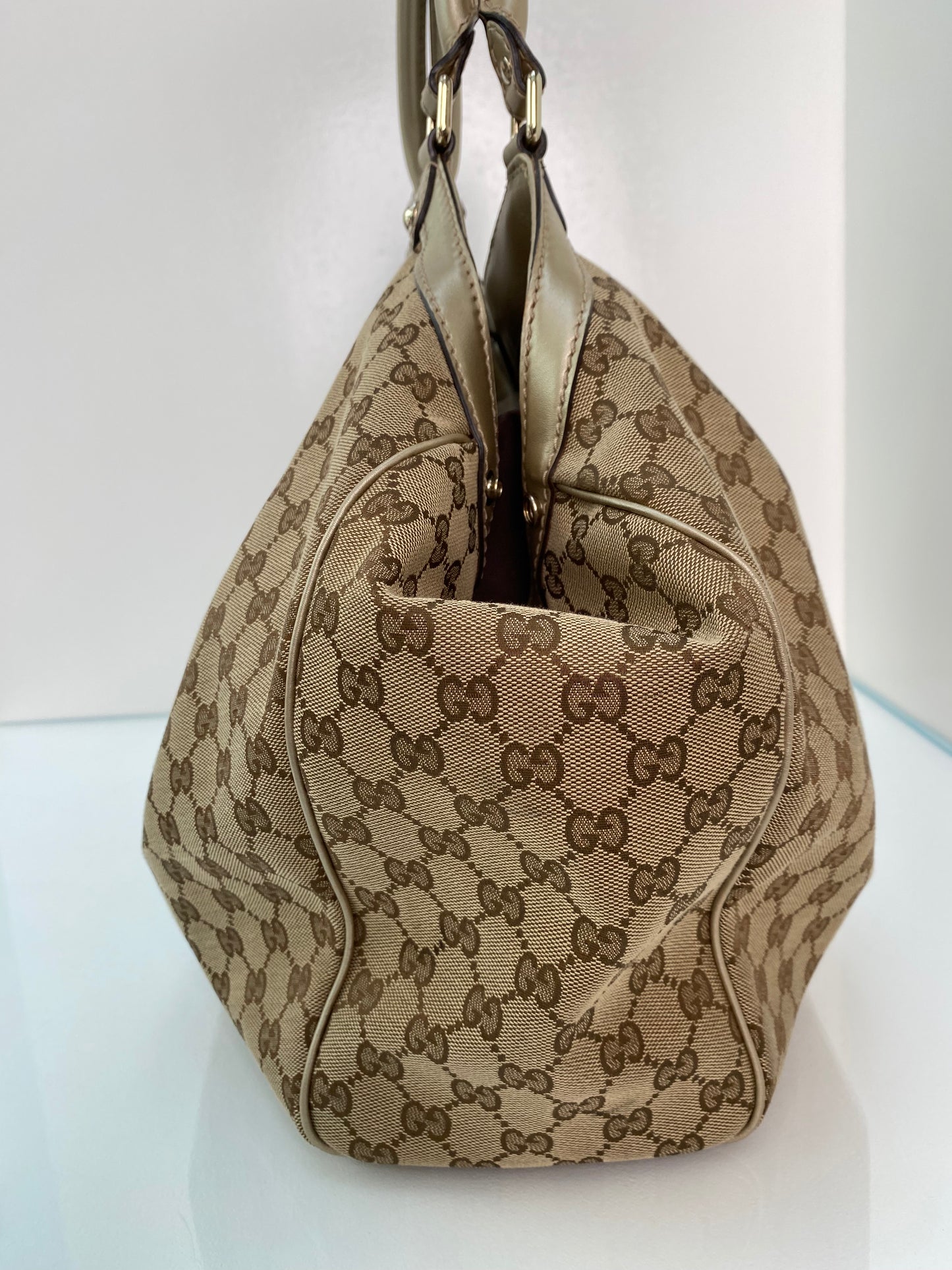 Gucci Supreme Monogram Hobo Bag SHW