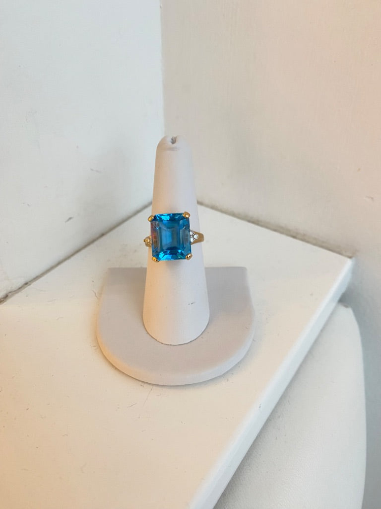 Blue Topaz Gold Ring, Sz 7.25