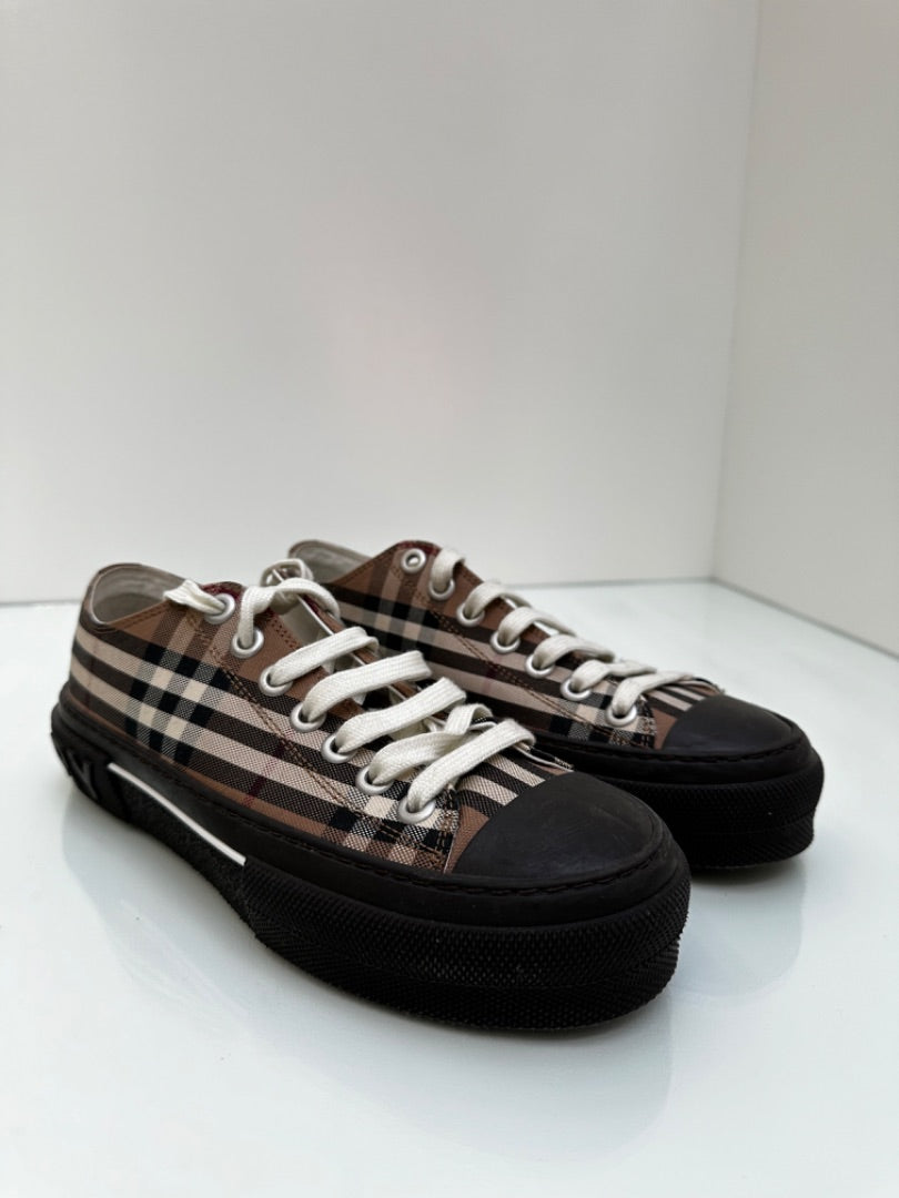 Burberry deals plaid sneakers