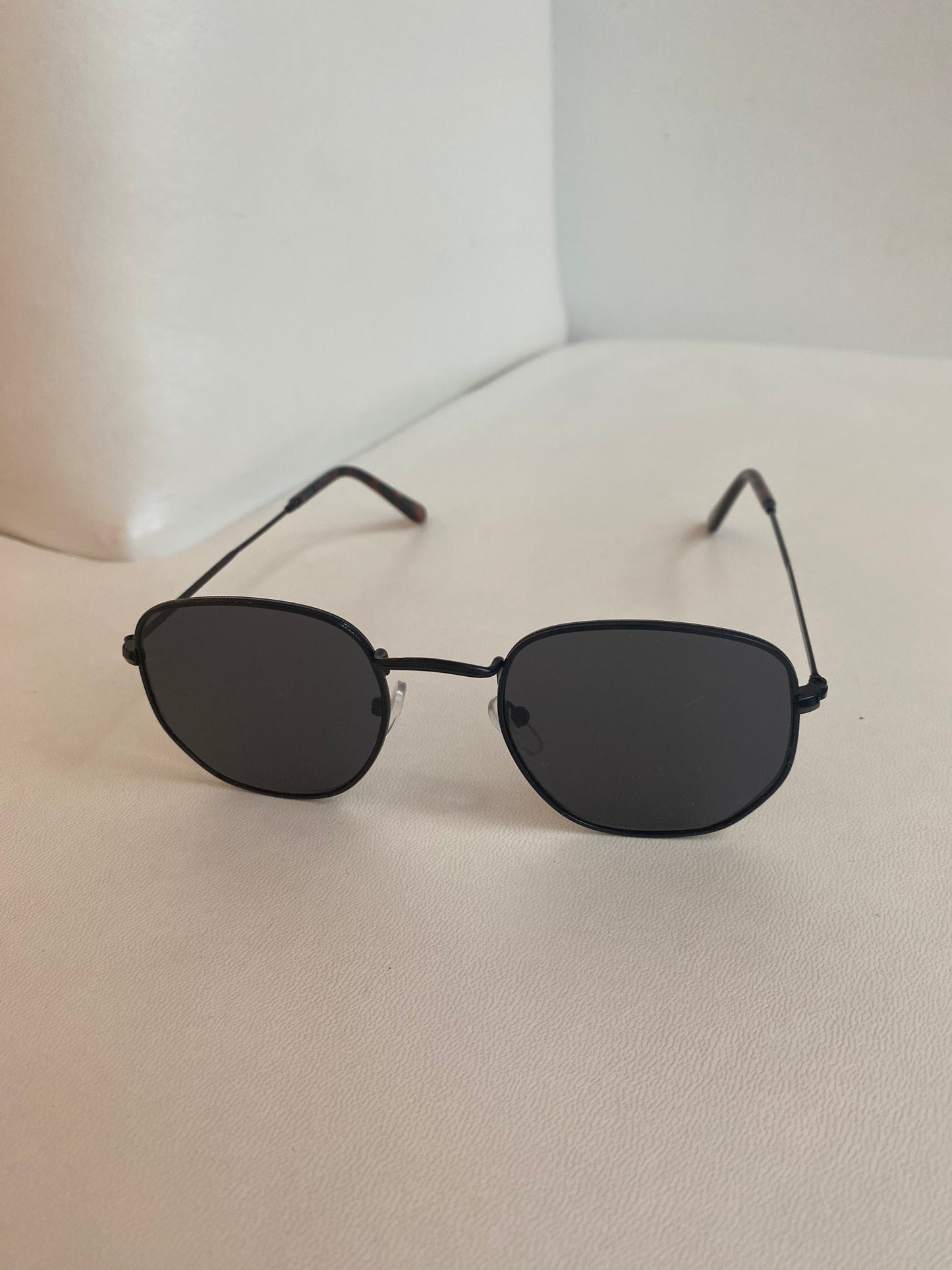 Black/Tortoise Sunnglasses