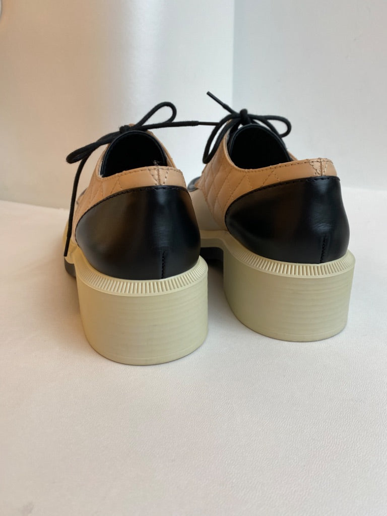 CHANEL 21B Leather Quilted Leather Lace Up Oxford Loafers Sz 38